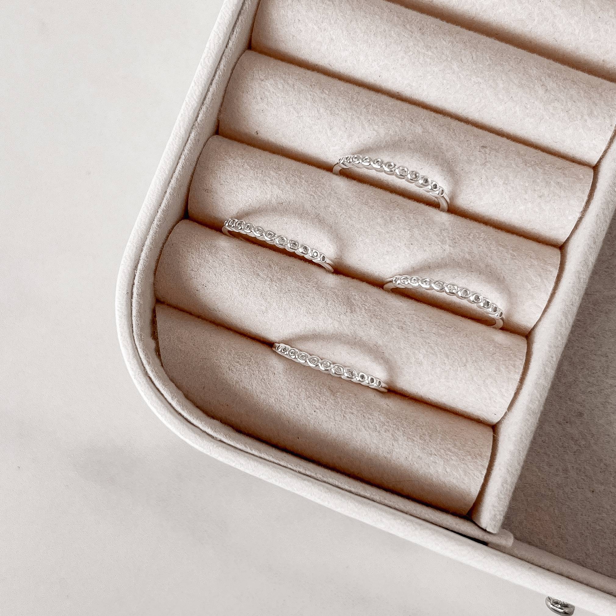 Imagem Secundária Anel mini bolinhas cravejadas