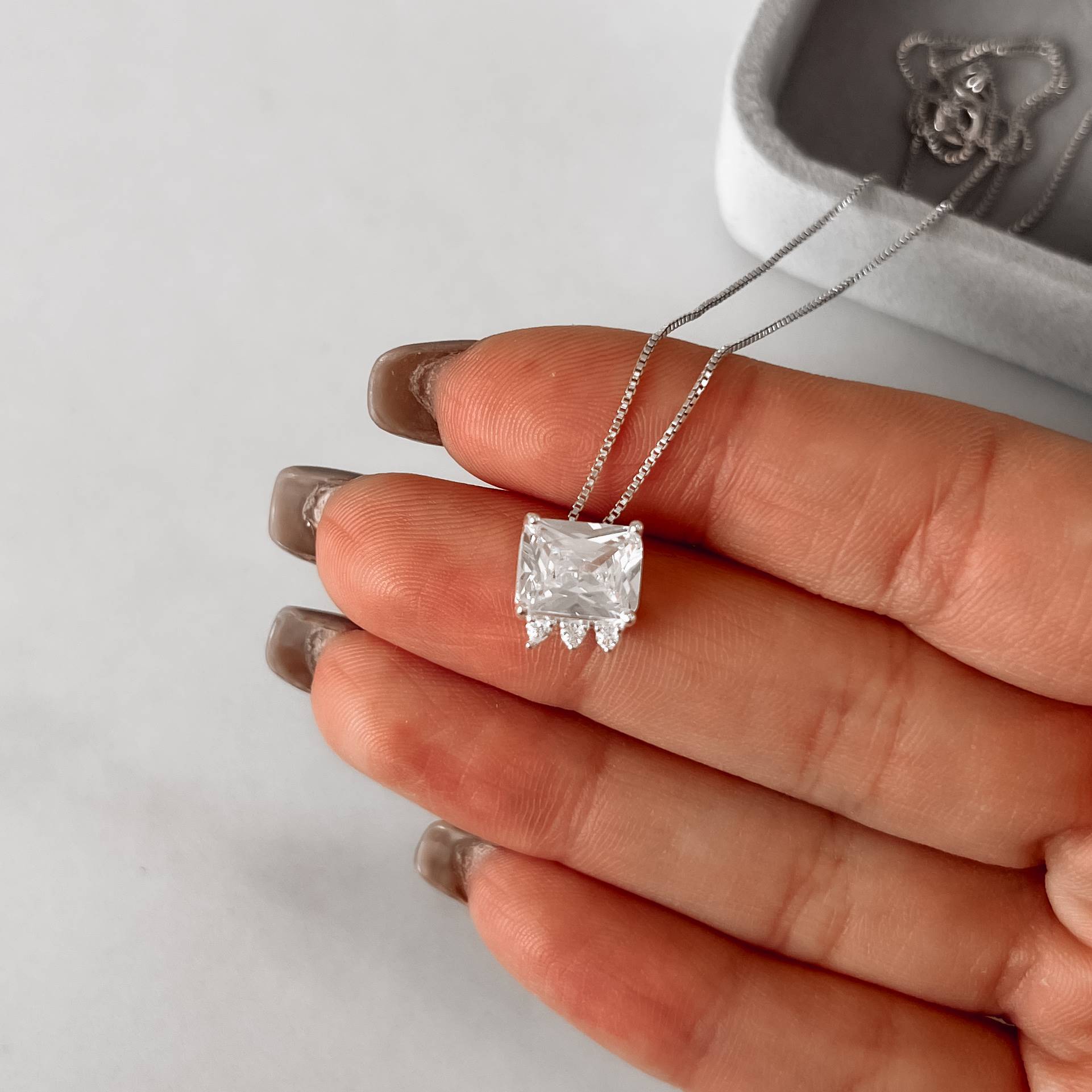 Imagem Colar zircônia retangular com cravejado 9mm 45cm