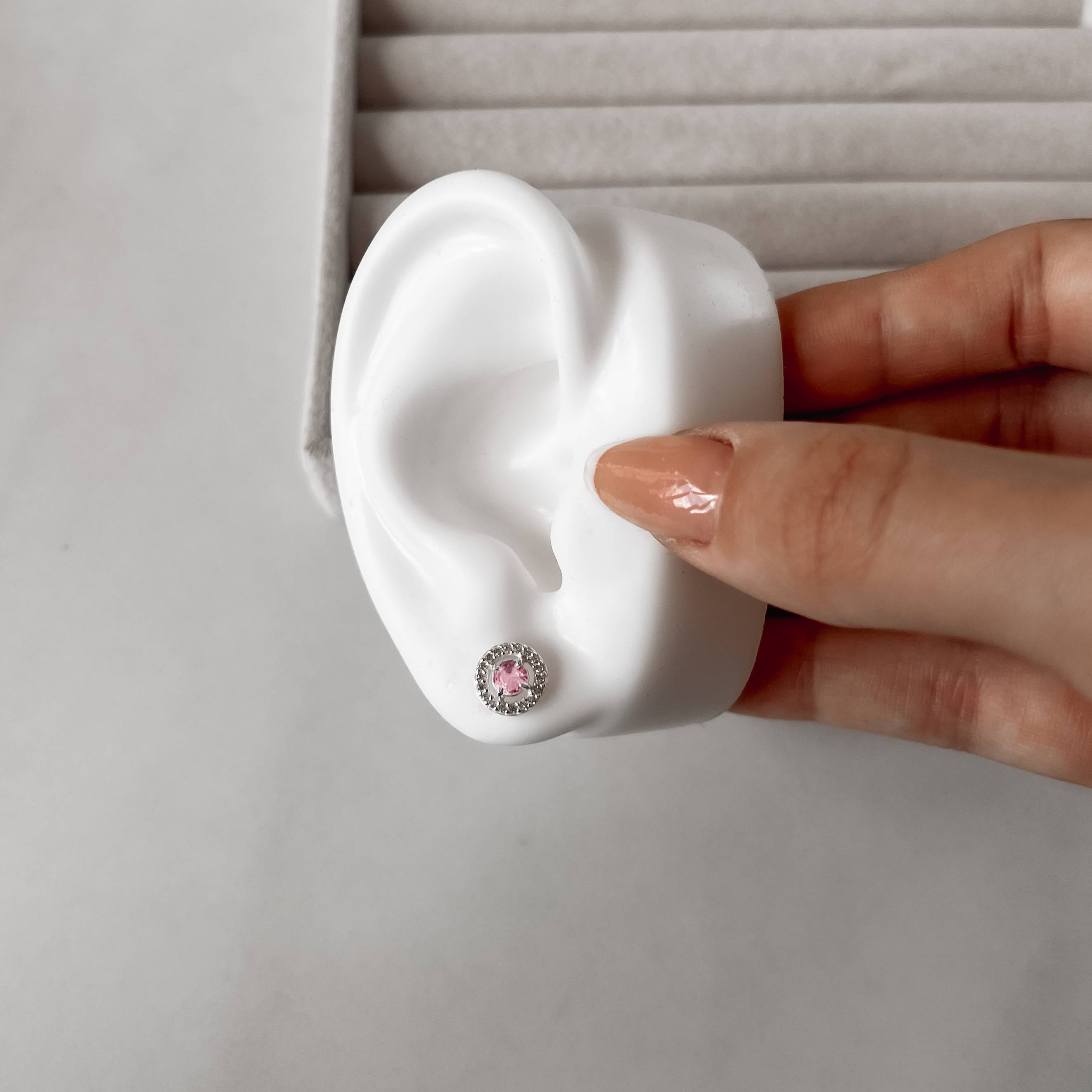 Imagem Brinco zircônia redonda rosa com cravejado 9mm