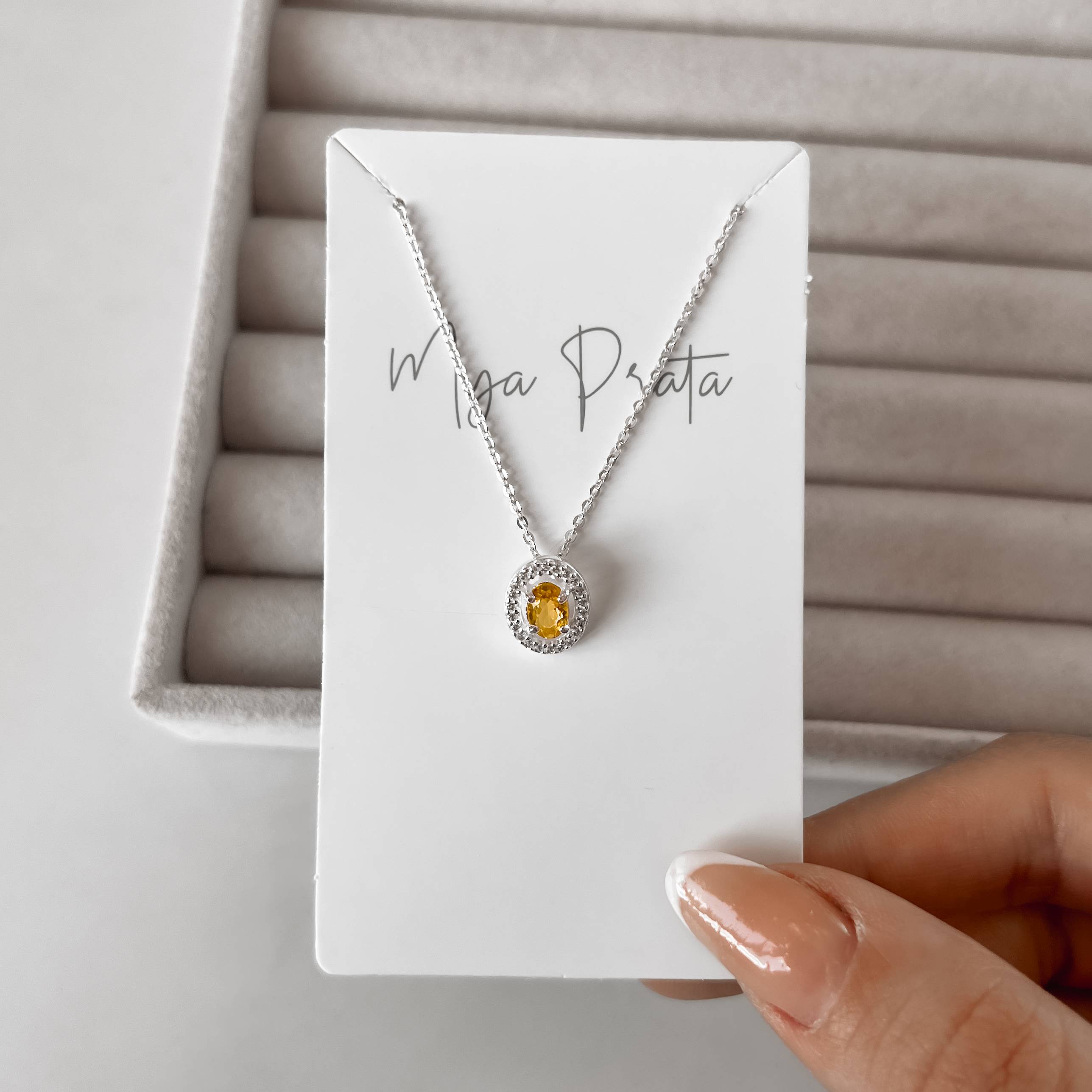 Imagem Colar zircônia oval amarela com cravejado 11mm corrente cadeadinho 45cm