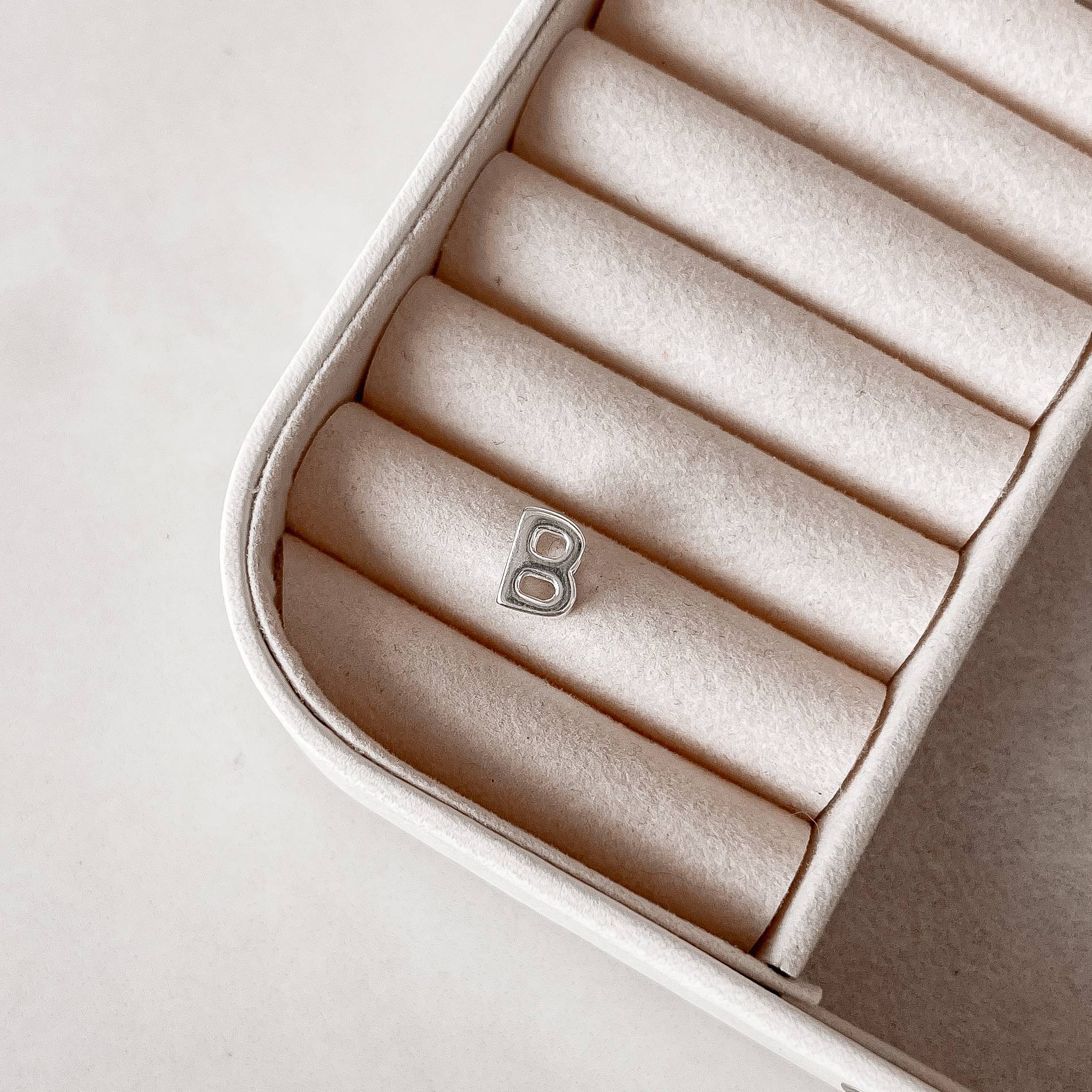 Imagem Secundária Berloque separador letra B 10mm