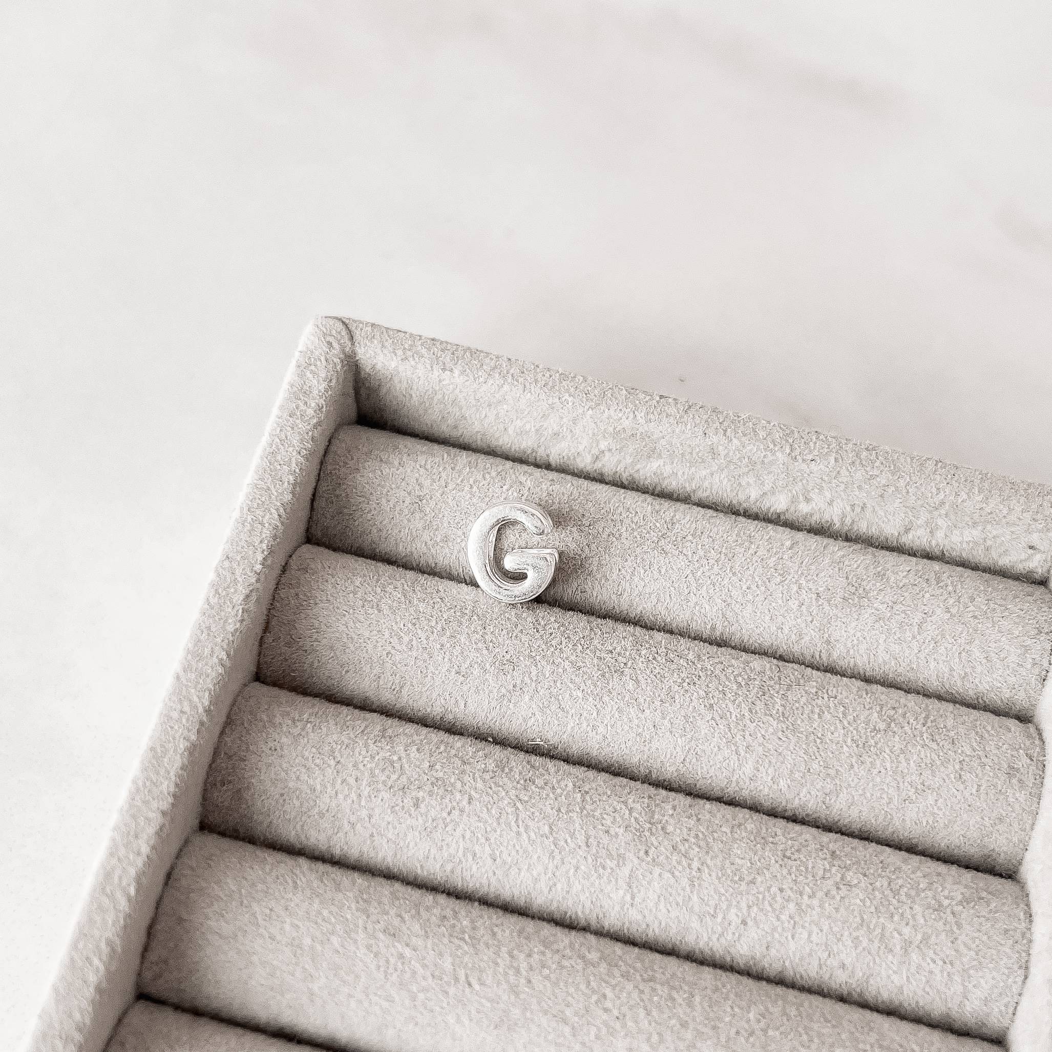 Berloque separador letra G 10mm