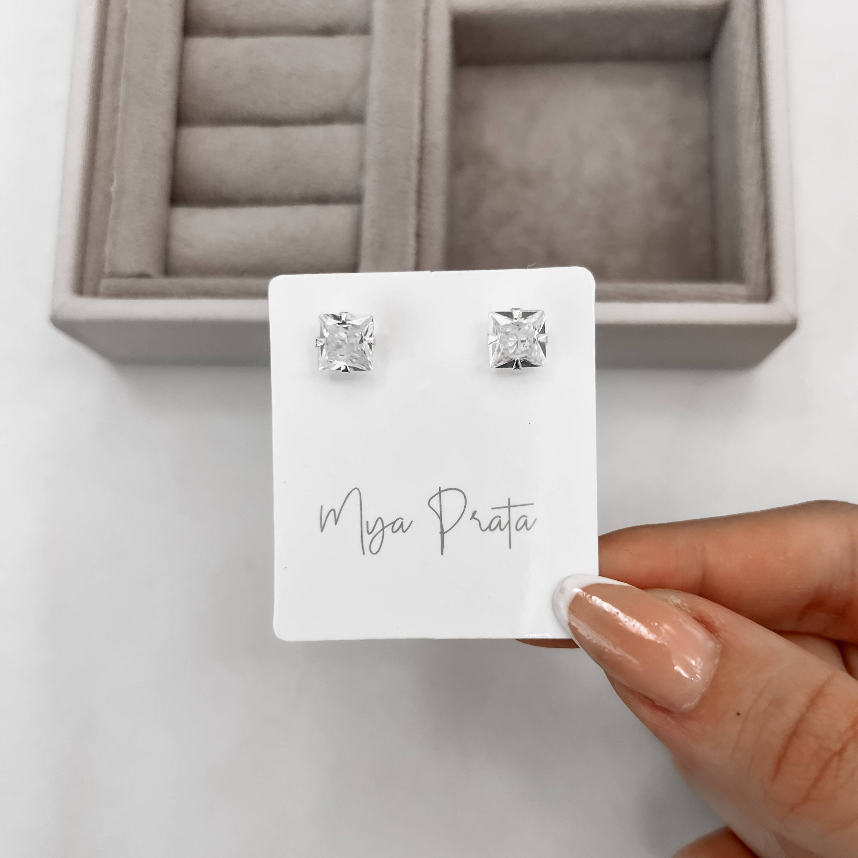 Brinco zircônia quadrada cristal 9mm