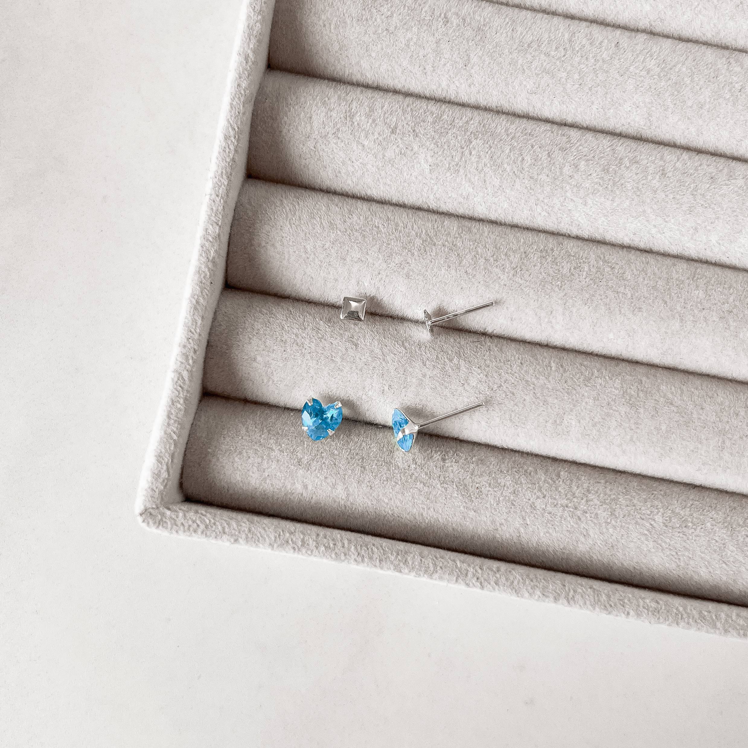 Imagem Secundária Dupla quadrado 3mm e zircônia coração azul 6mm