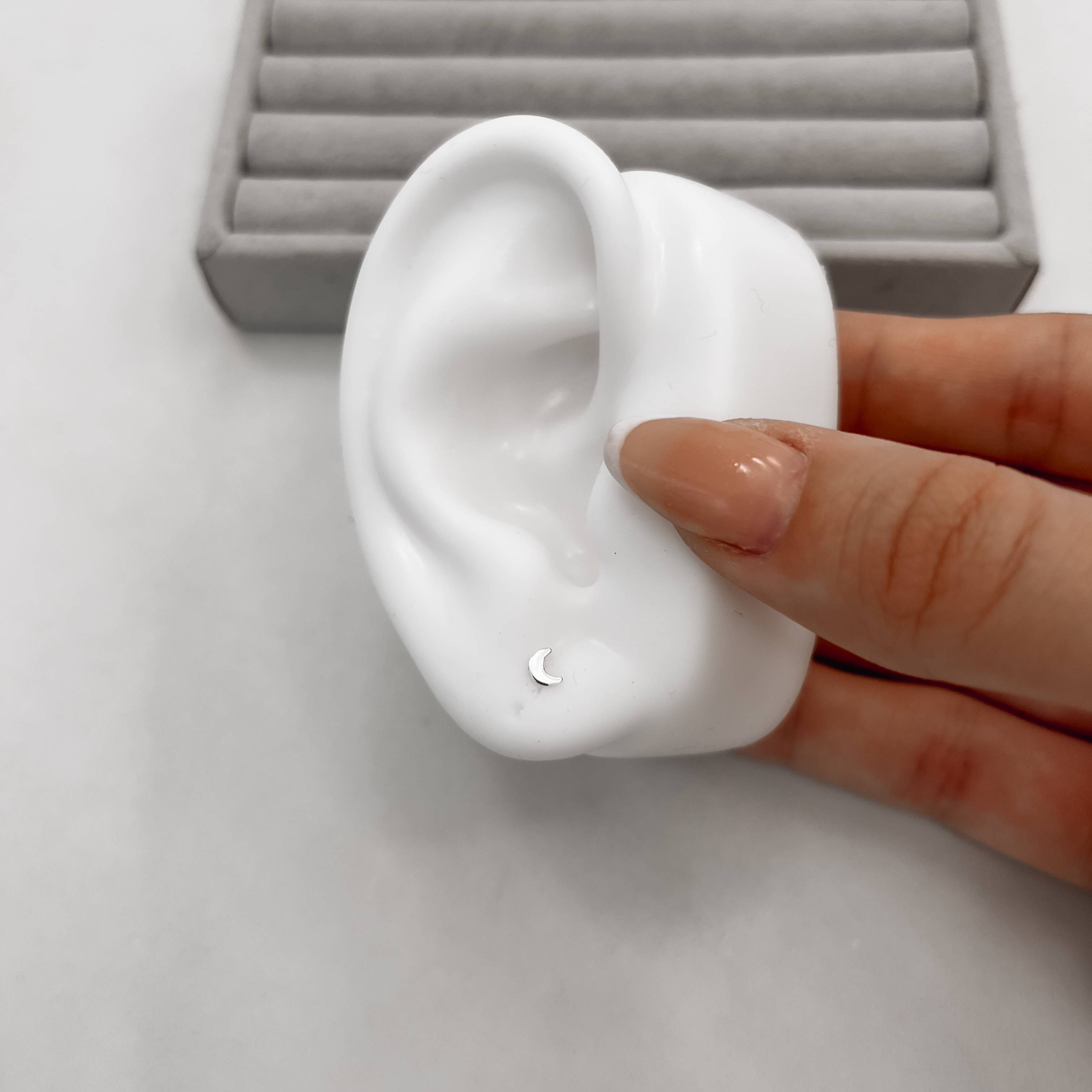 Imagem Secundária Brinco lua 4mm