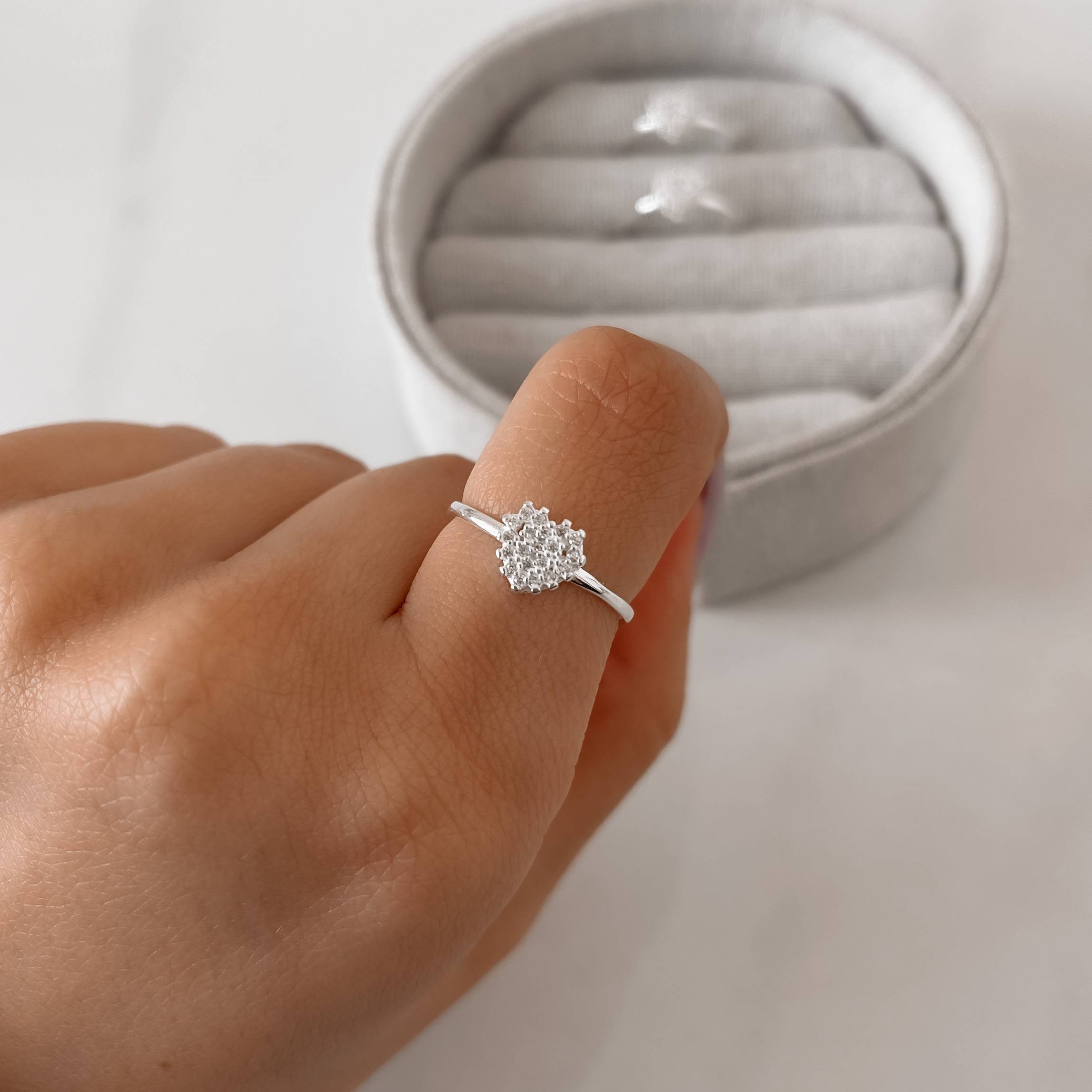 Imagem Secundária Anel coração cravejado caixa alta