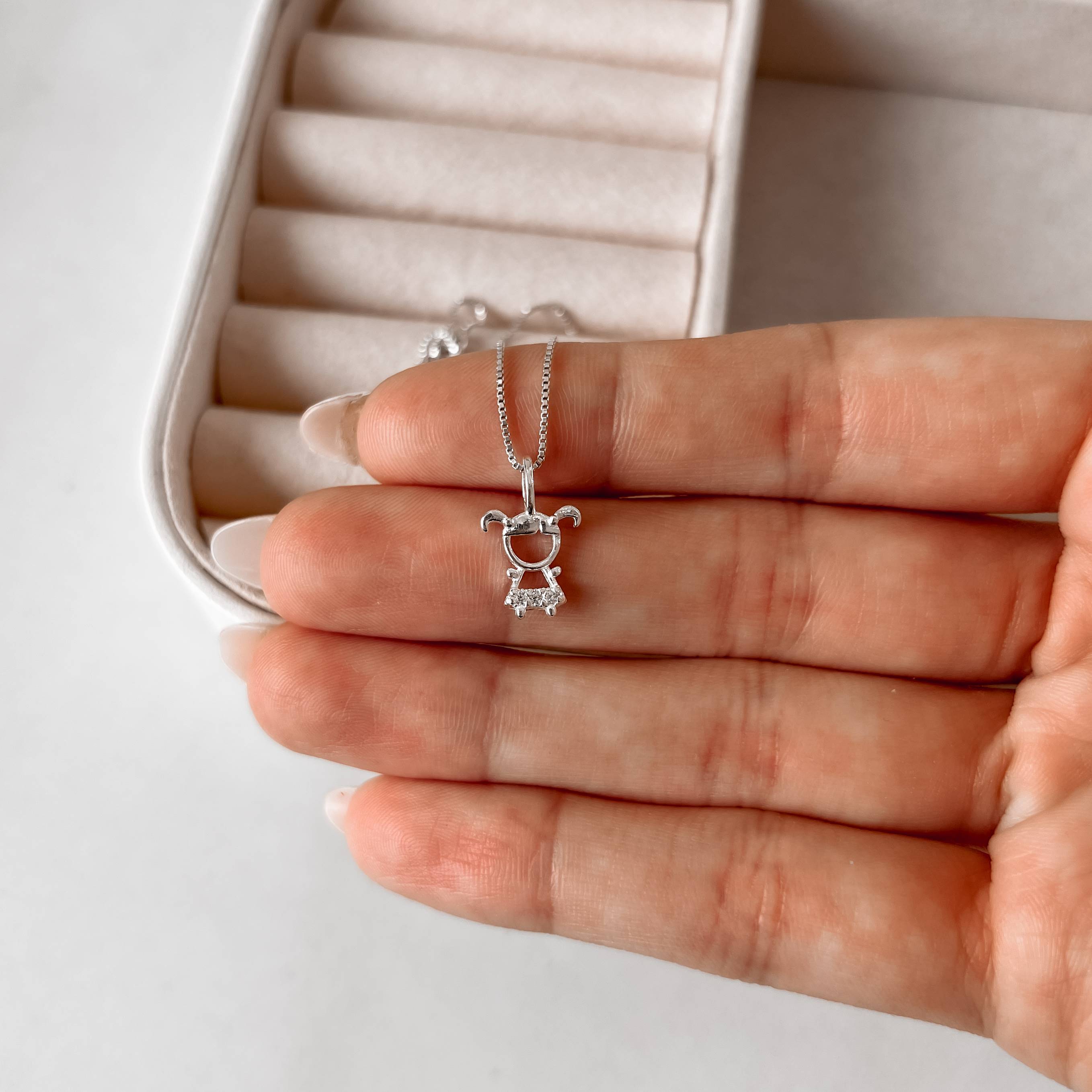 Imagem Secundária Colar pingente menina com cravejado 11mm 45cm