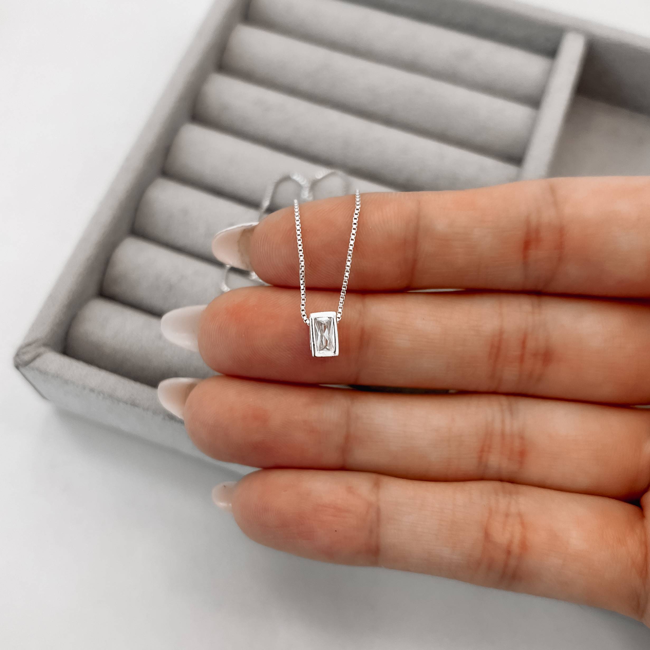 Imagem Secundária Colar zircônia retangular cristal 5mm 40cm