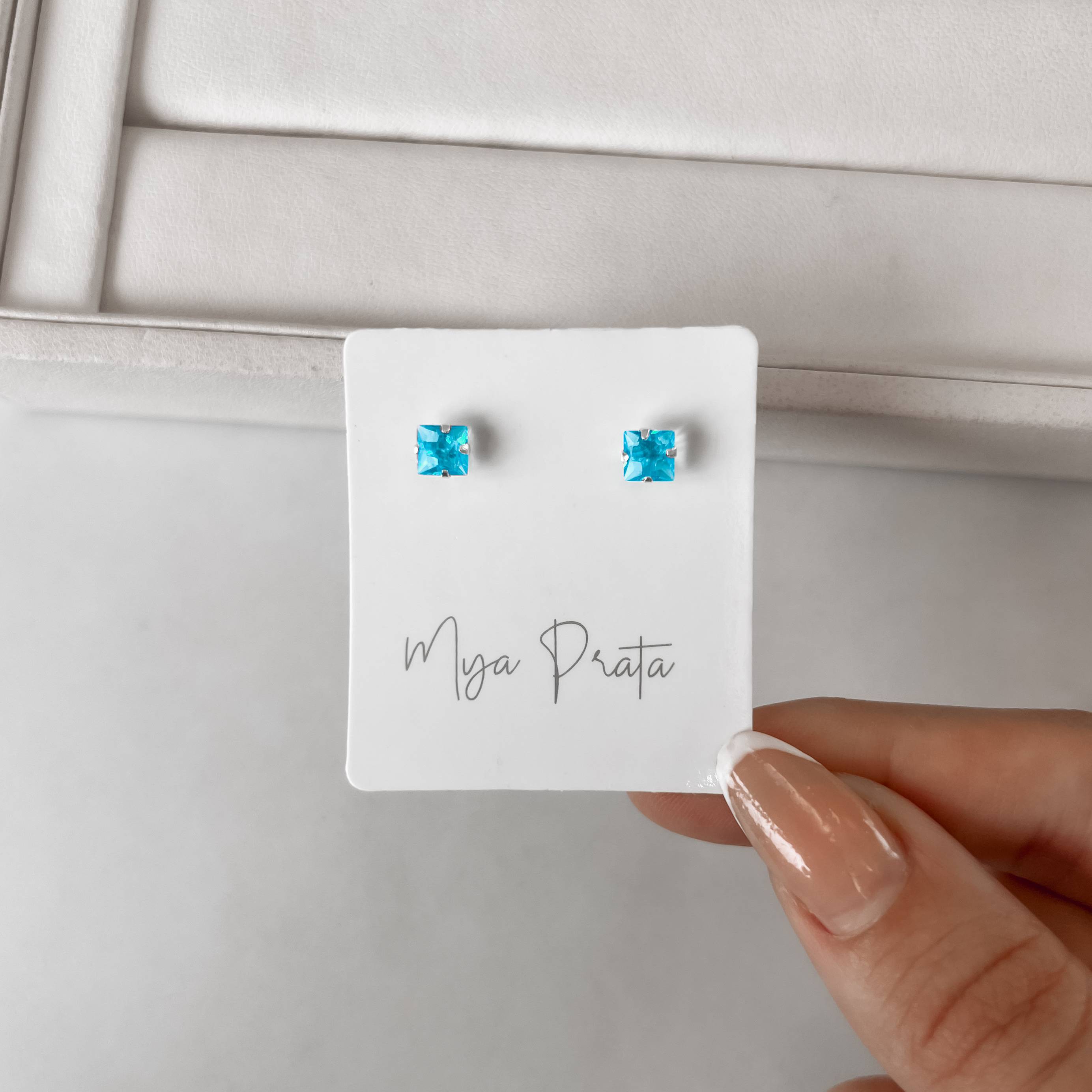 Imagem Brinco zircônia quadrada azul 5mm