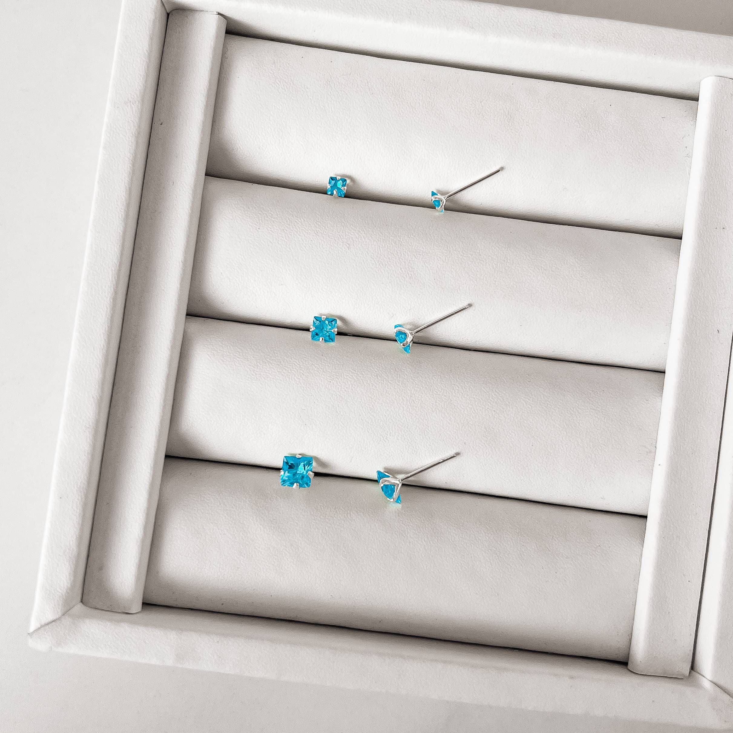 Imagem Secundária Trio zircônias quadradas 3, 4 e 5mm azul