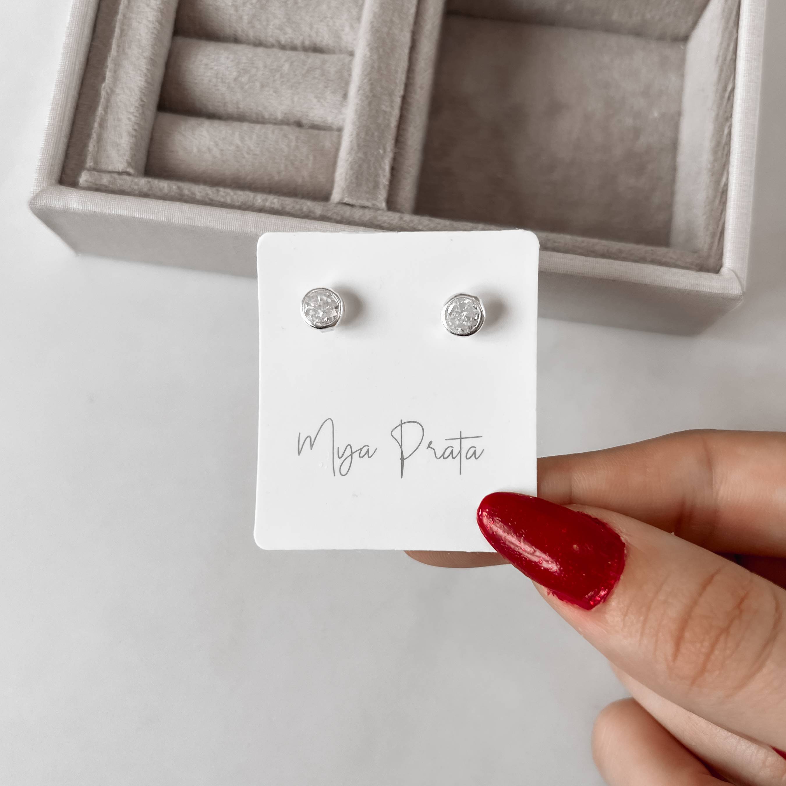 Imagem Brinco zircônia redonda cristal embutida 6mm