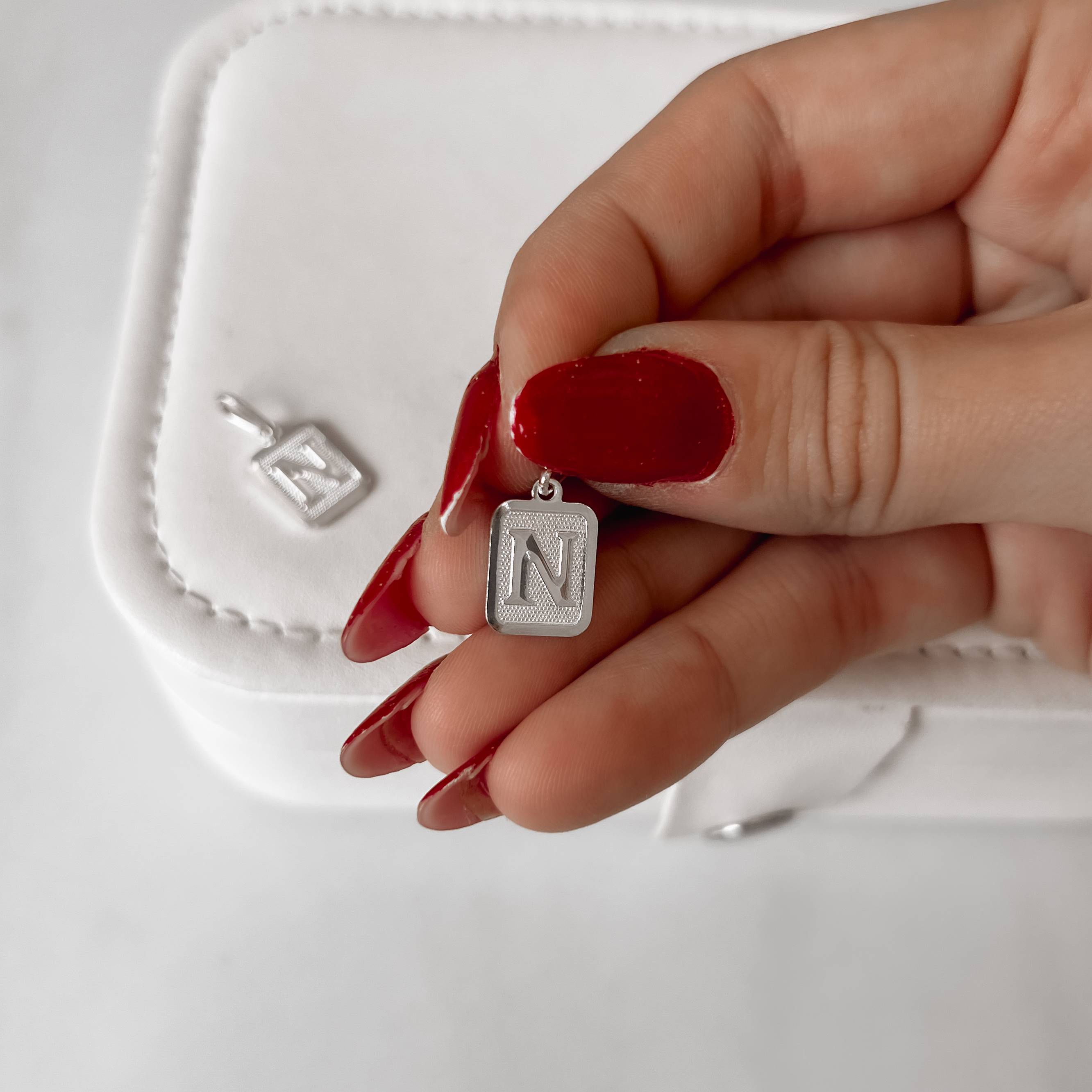 Imagem Secundária Pingente placa letra N 12mm 