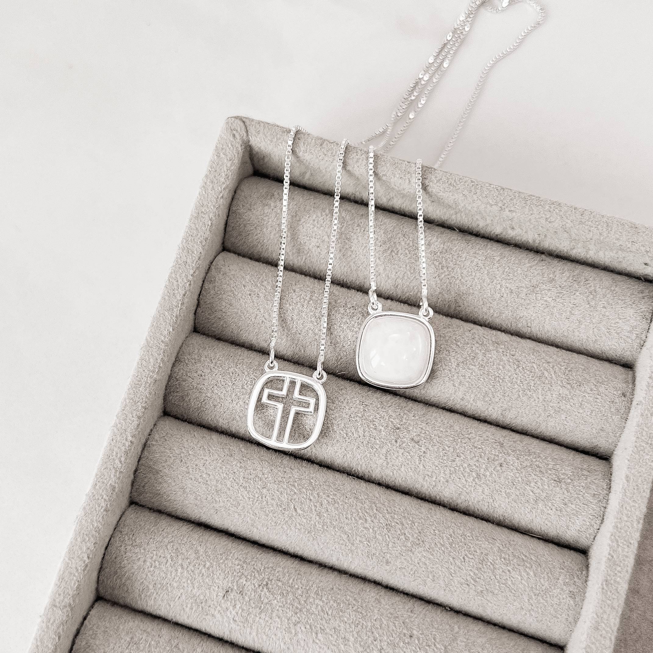 Imagem Secundária Escapulário cruz e pedra quartzo branco v15 60cm