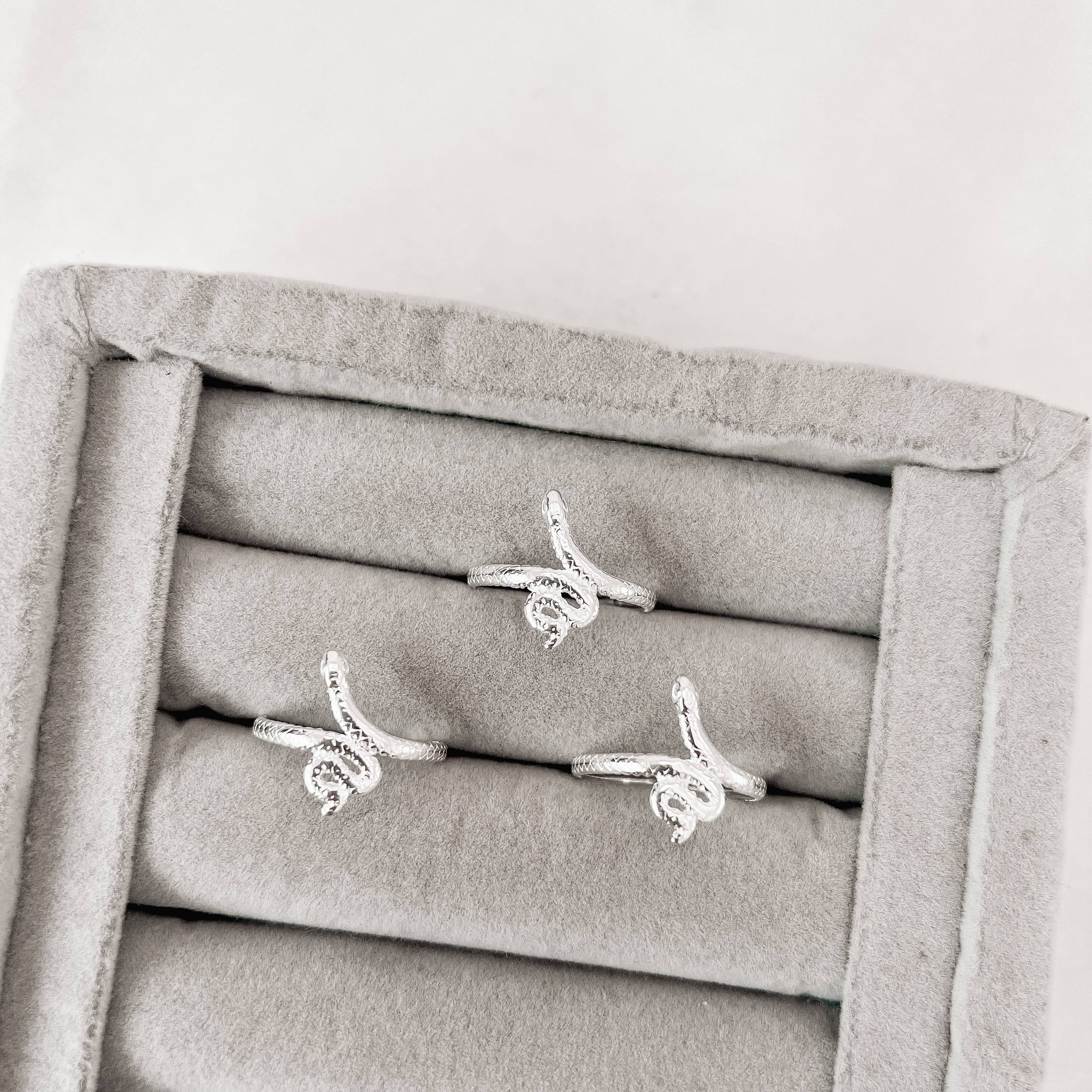 Anel cobra trabalhada