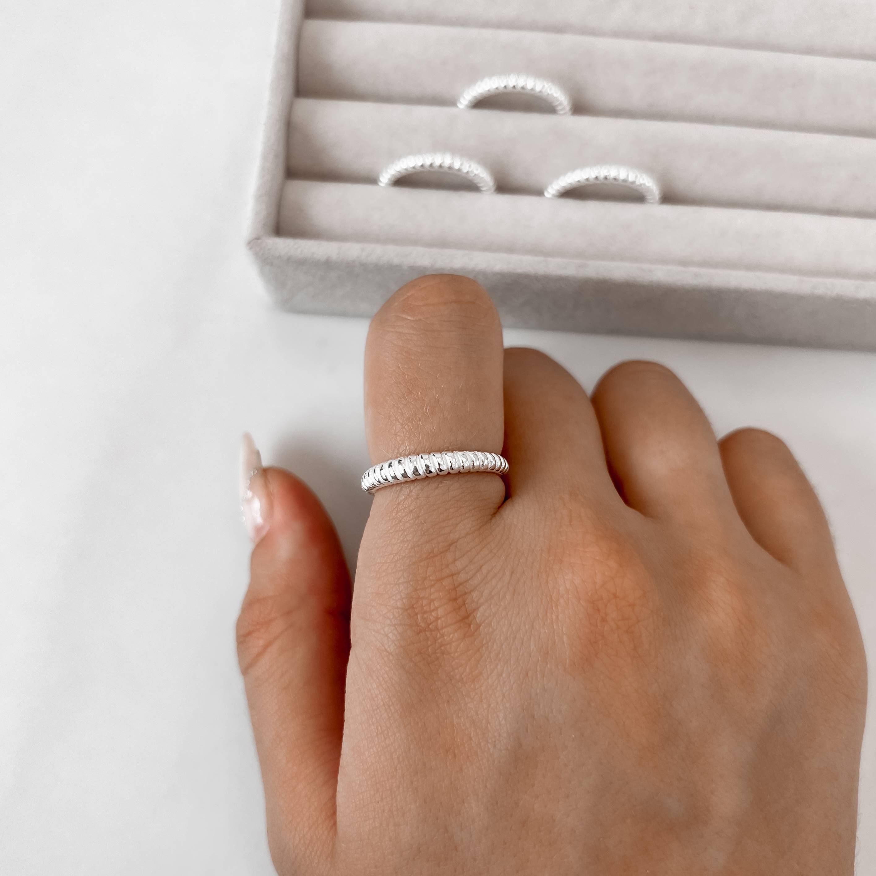 Imagem Secundária Anel torcido liso