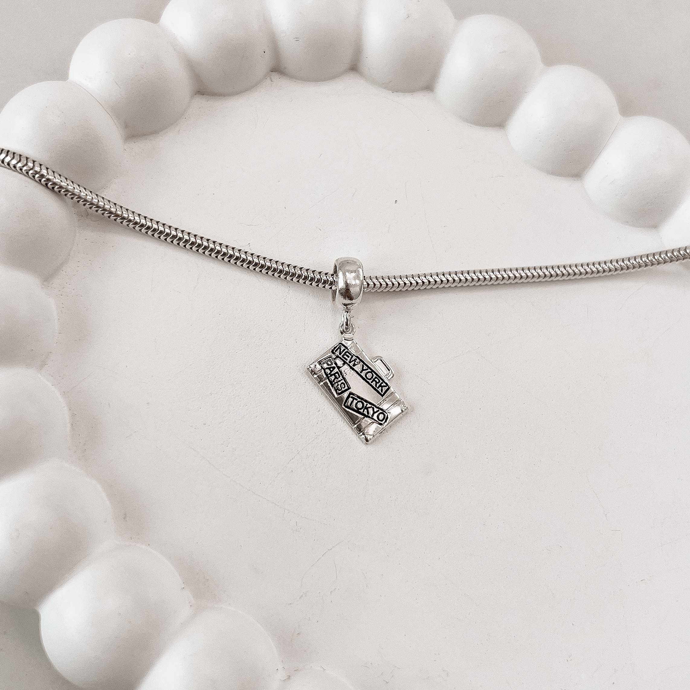 Imagem Secundária Berloque pingente mala viagem envelhecida resina 14mm