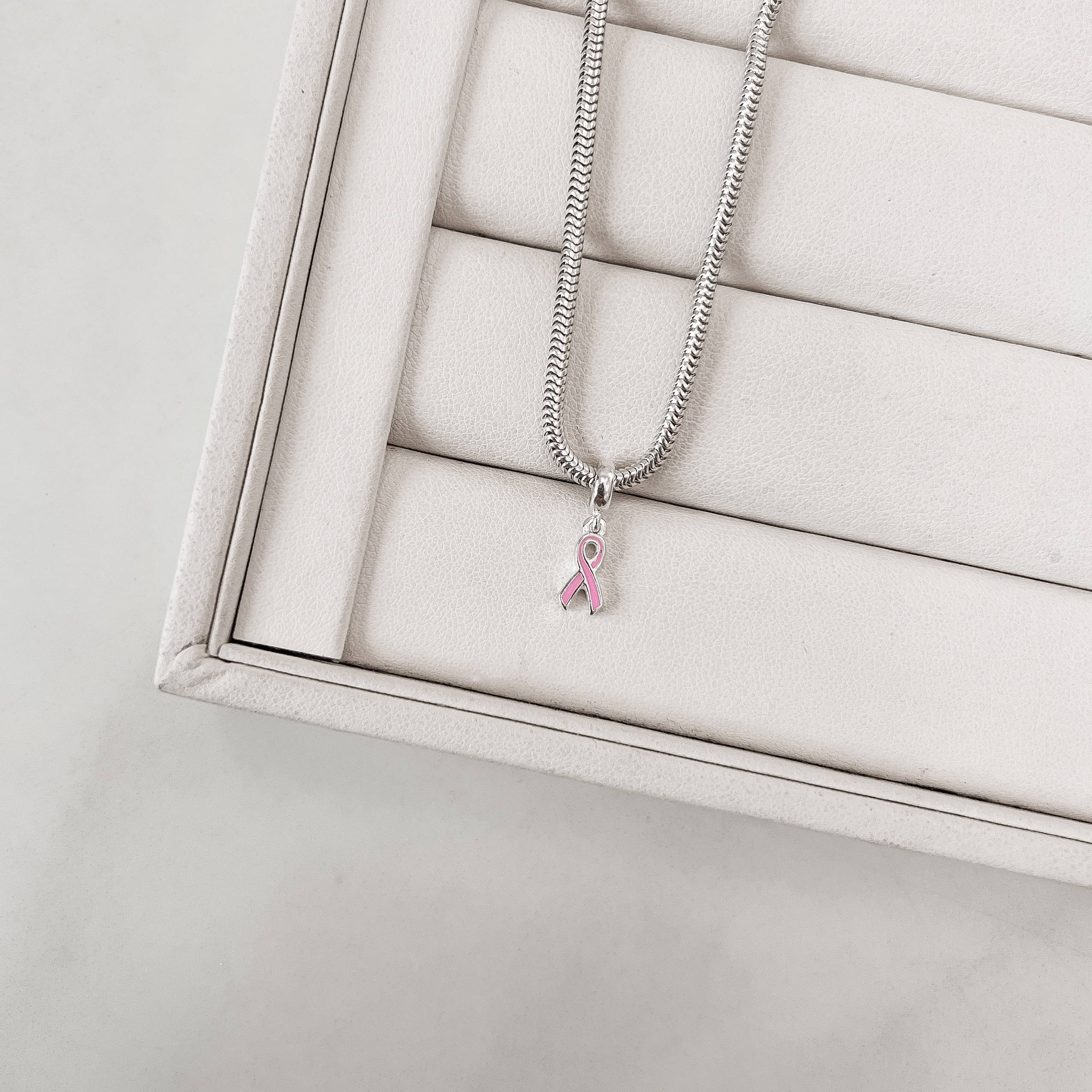 Berloque pingente laço outubro rosa 11mm resina