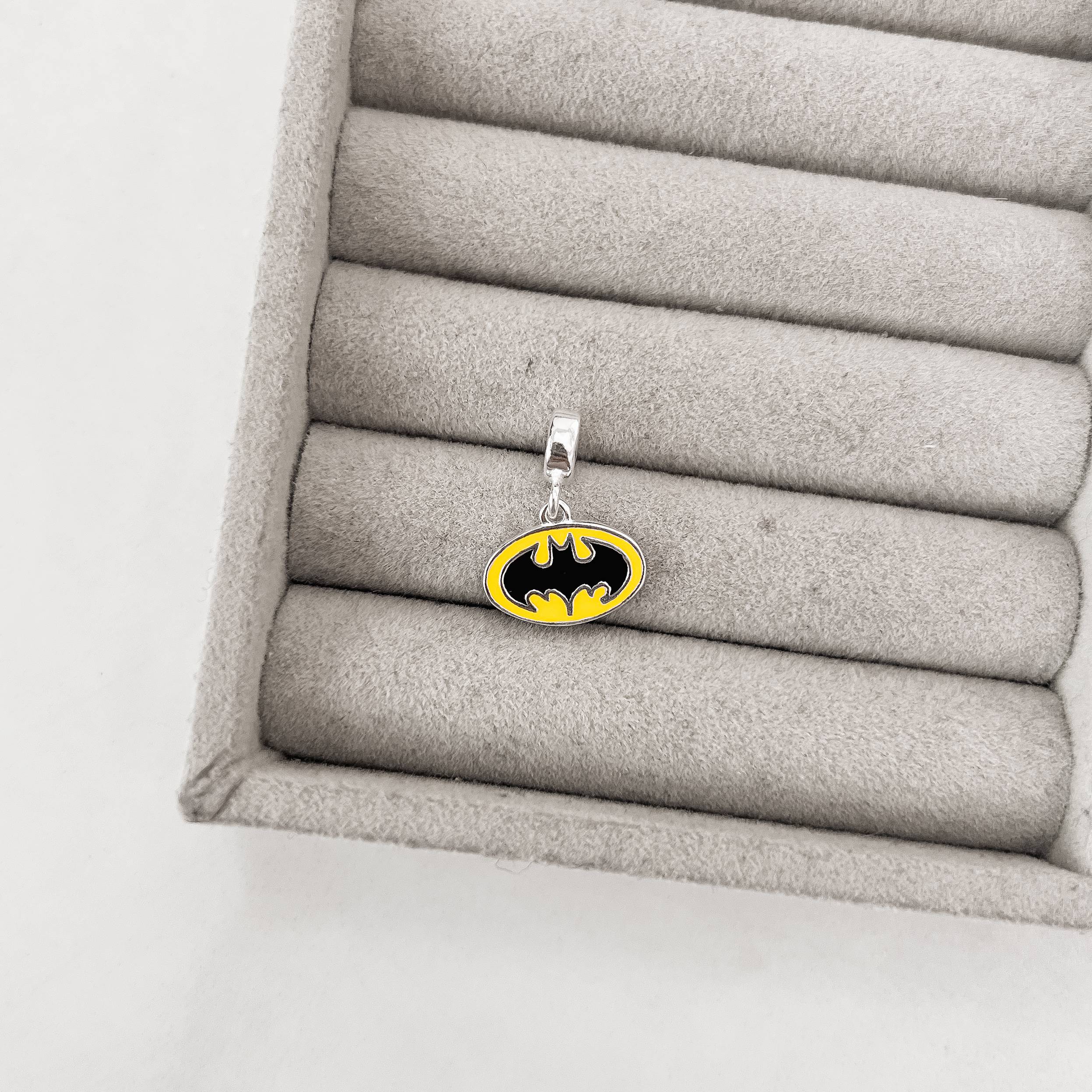 Imagem Secundária Berloque pingente símbolo Batman 15mm resina