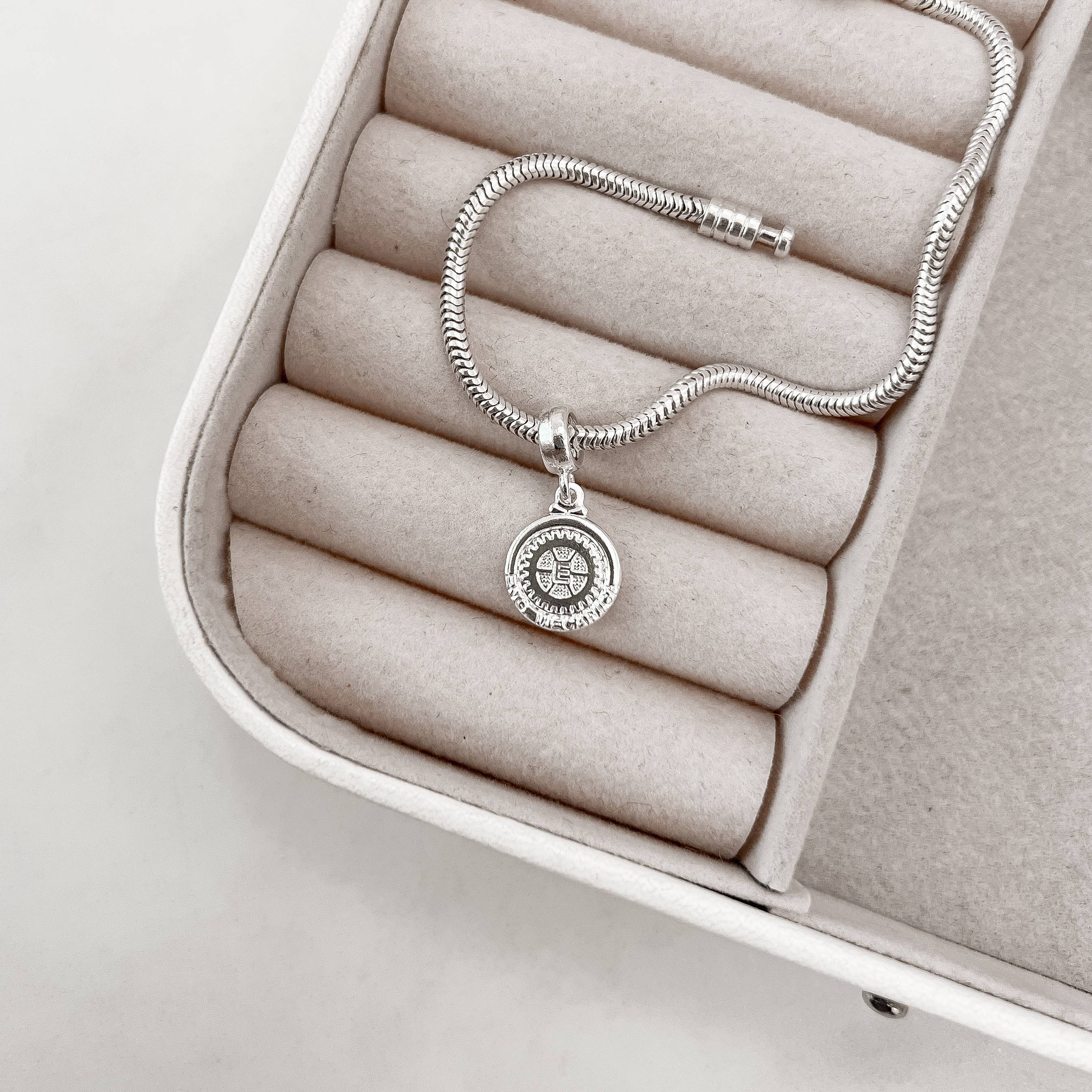 Imagem Secundária Berloque pingente medalha Engenharia Mecânica 14mm