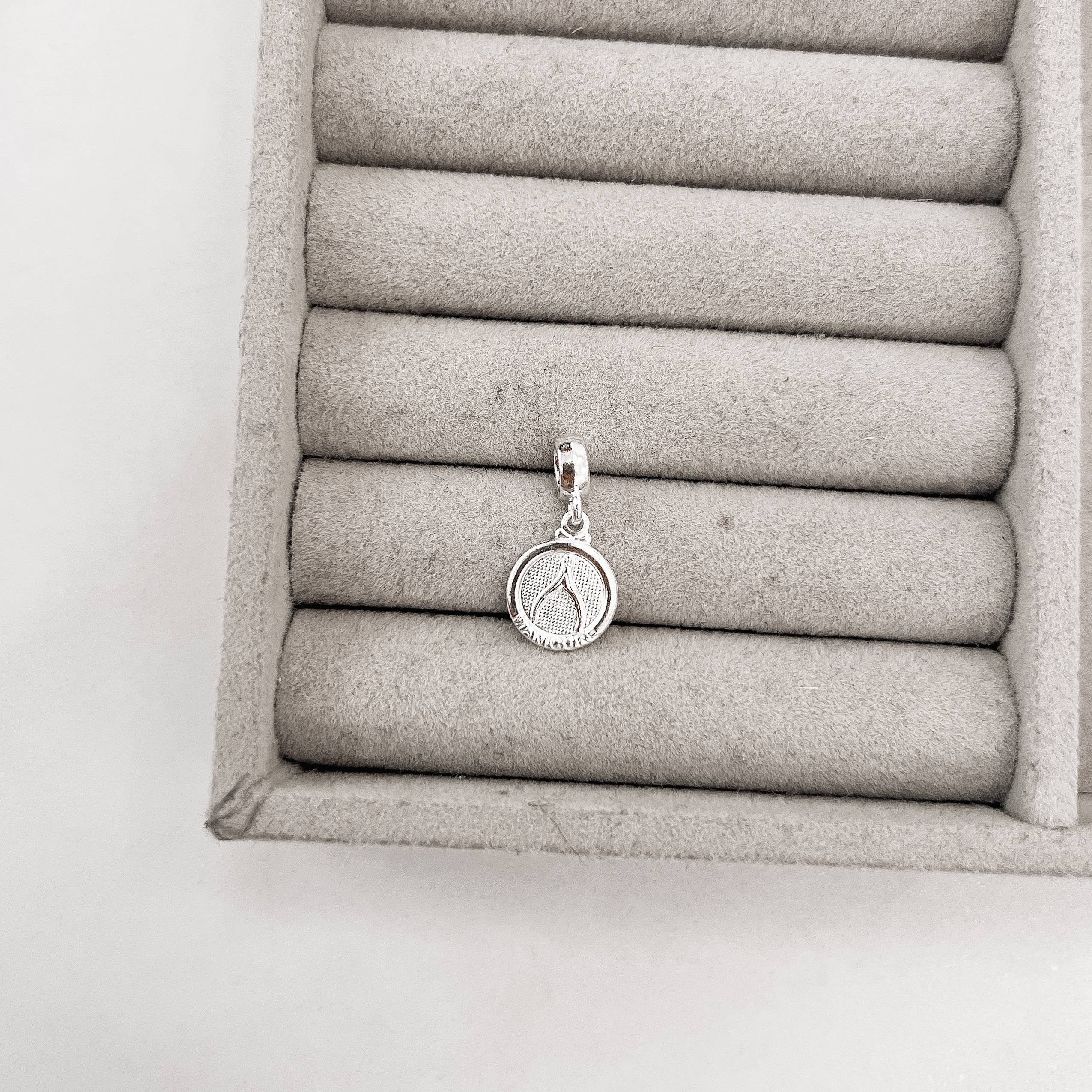 Imagem Berloque pingente medalha Manicure 14mm