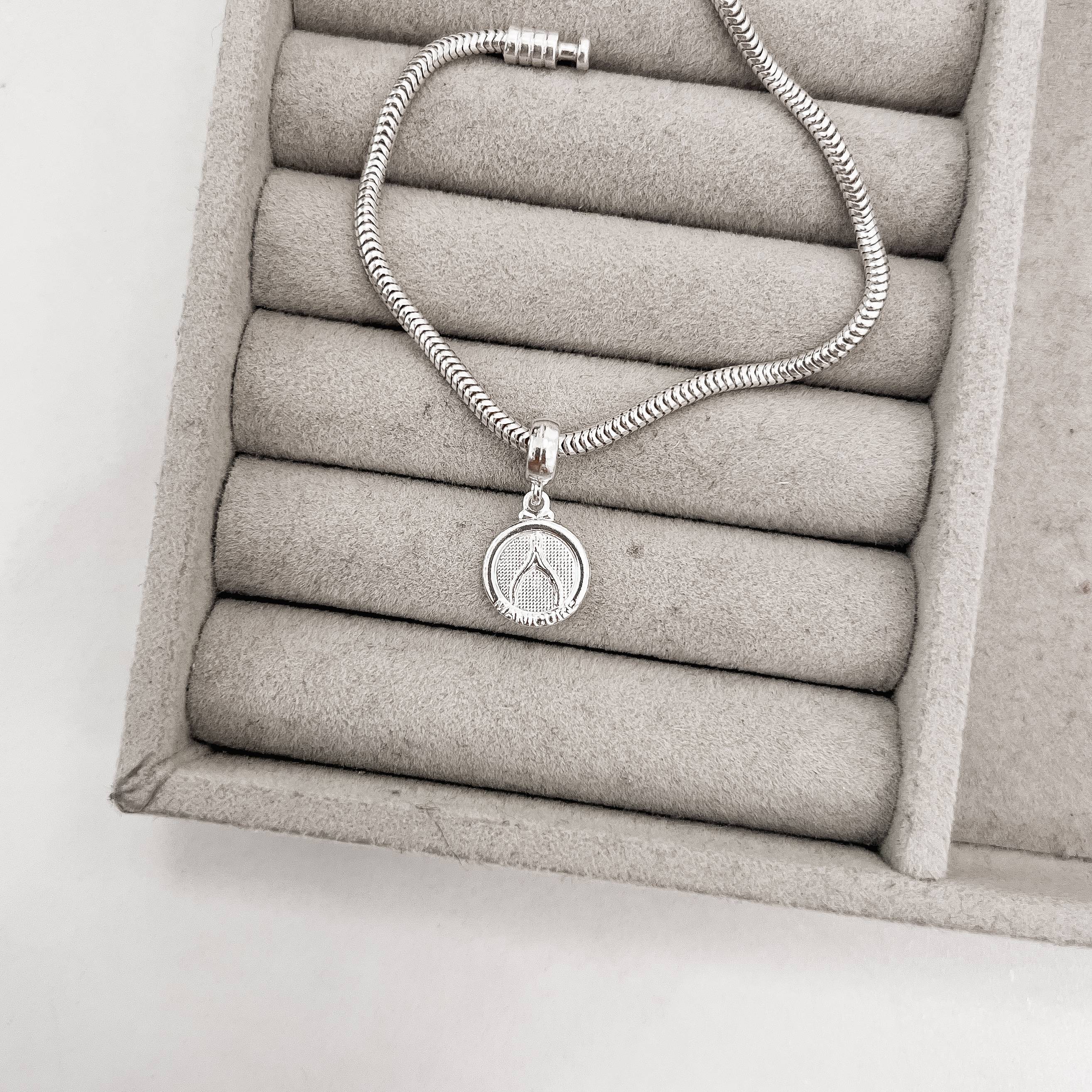 Imagem Secundária Berloque pingente medalha Manicure 14mm