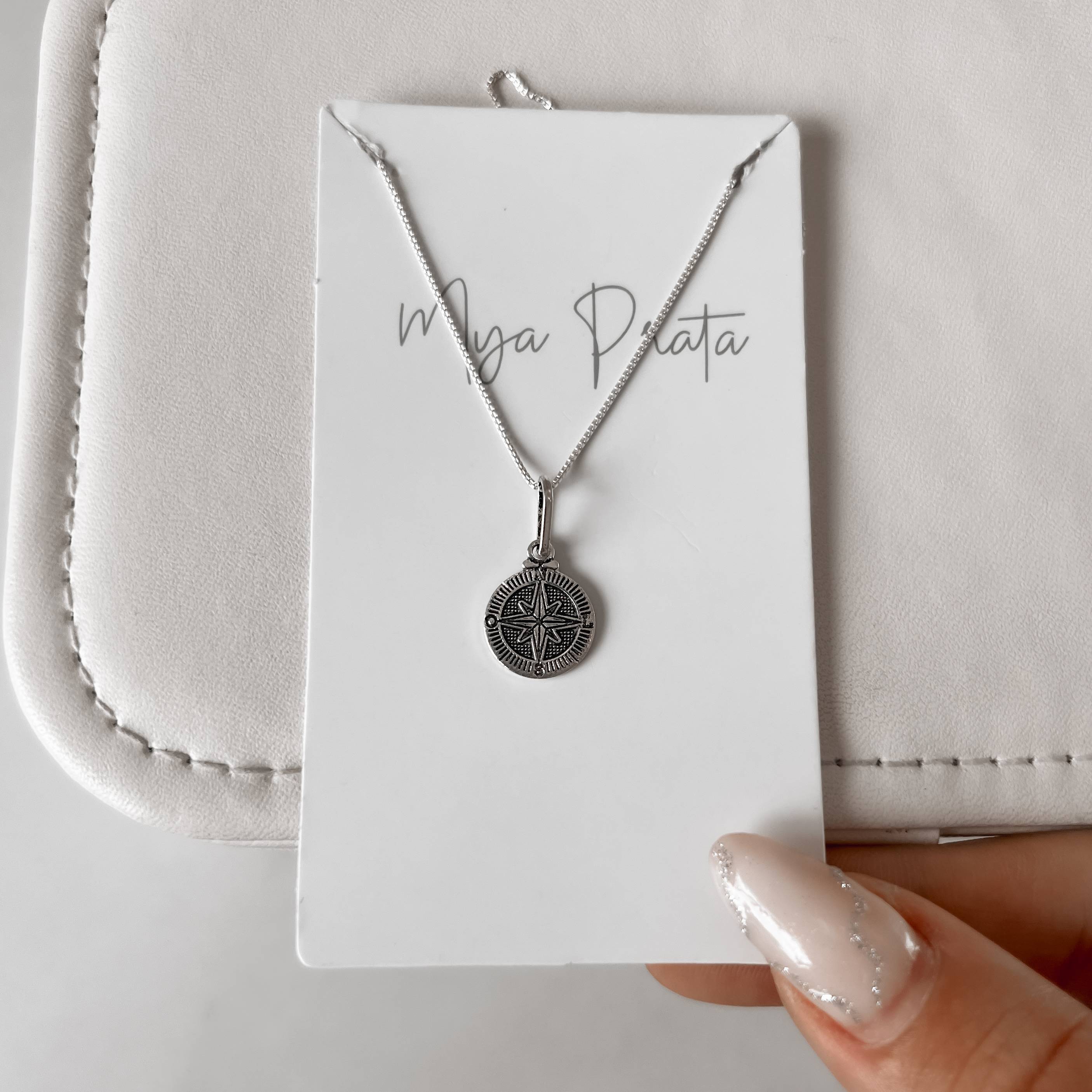 Imagem Secundária Colar pingente medalha rosa dos ventos 45cm