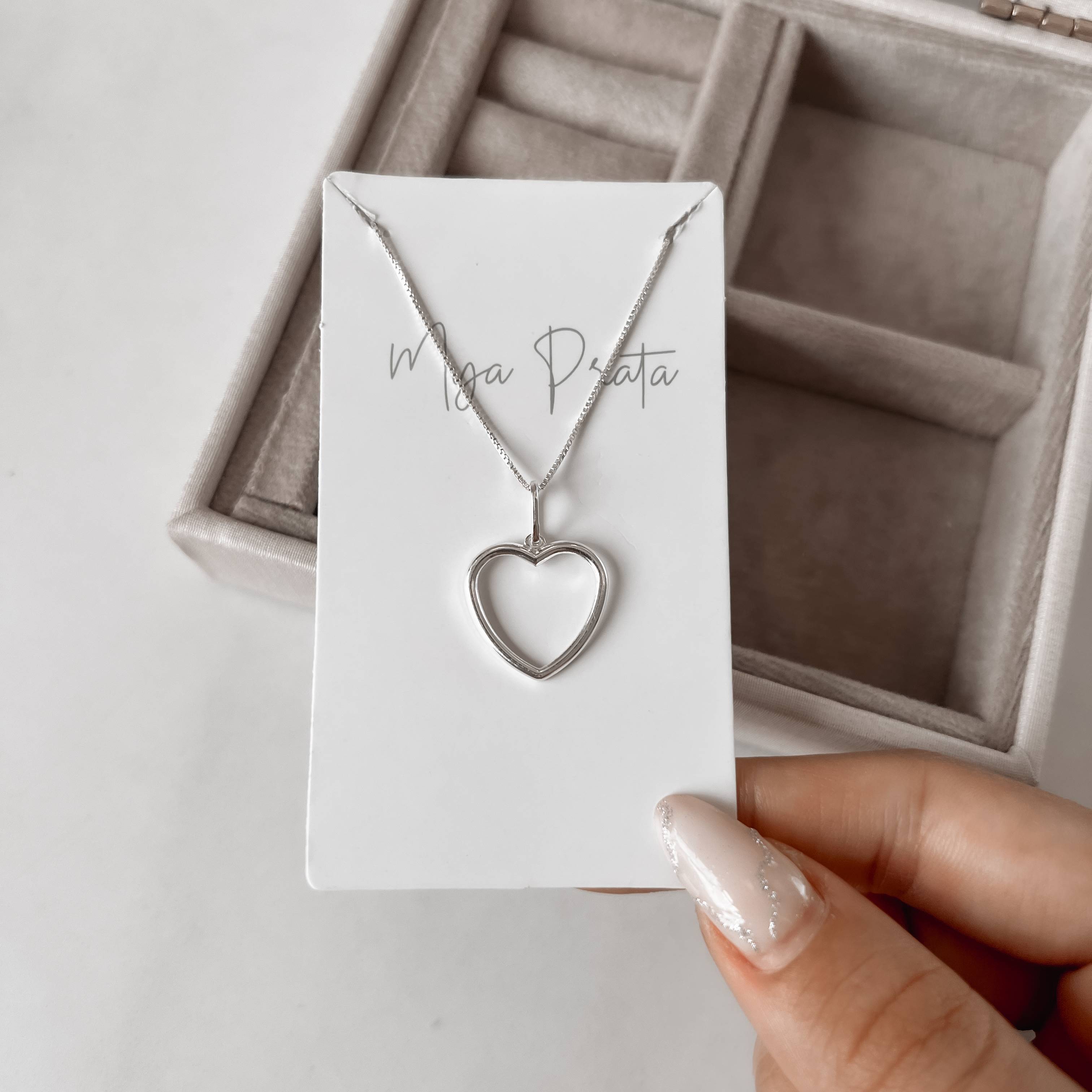 Imagem Colar pingente coração vazado 18mm 45cm