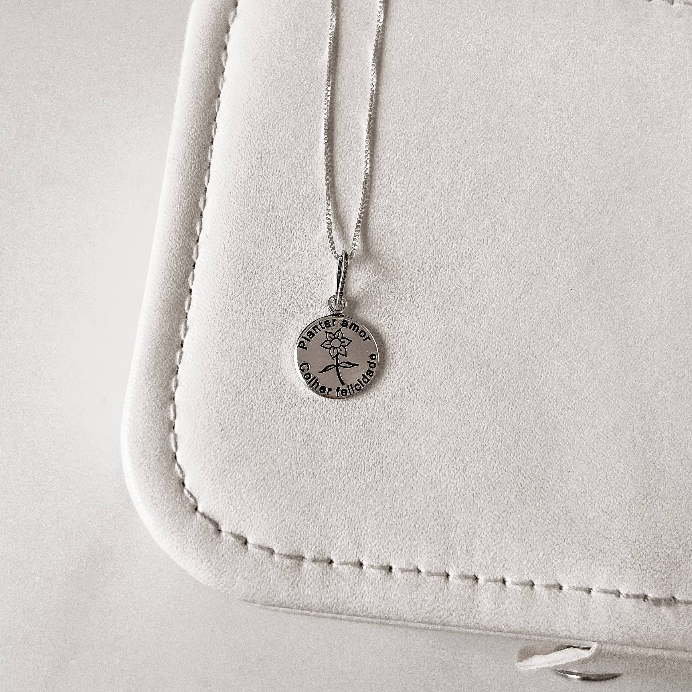 Imagem Colar pingente medalha plantar amor, colher felicidade envelhecido 12mm 45cm