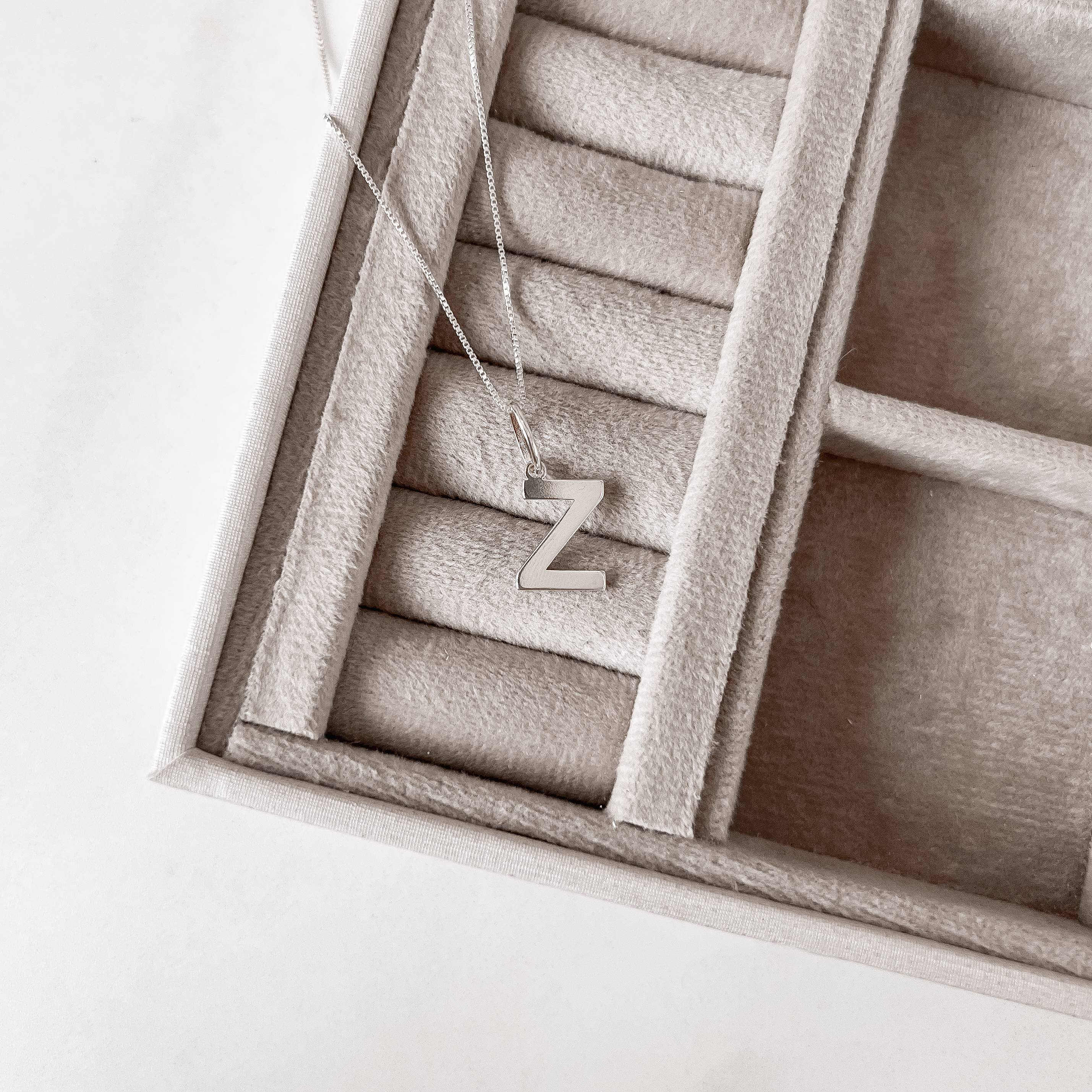 Imagem Secundária Colar pingente letra Z 45cm