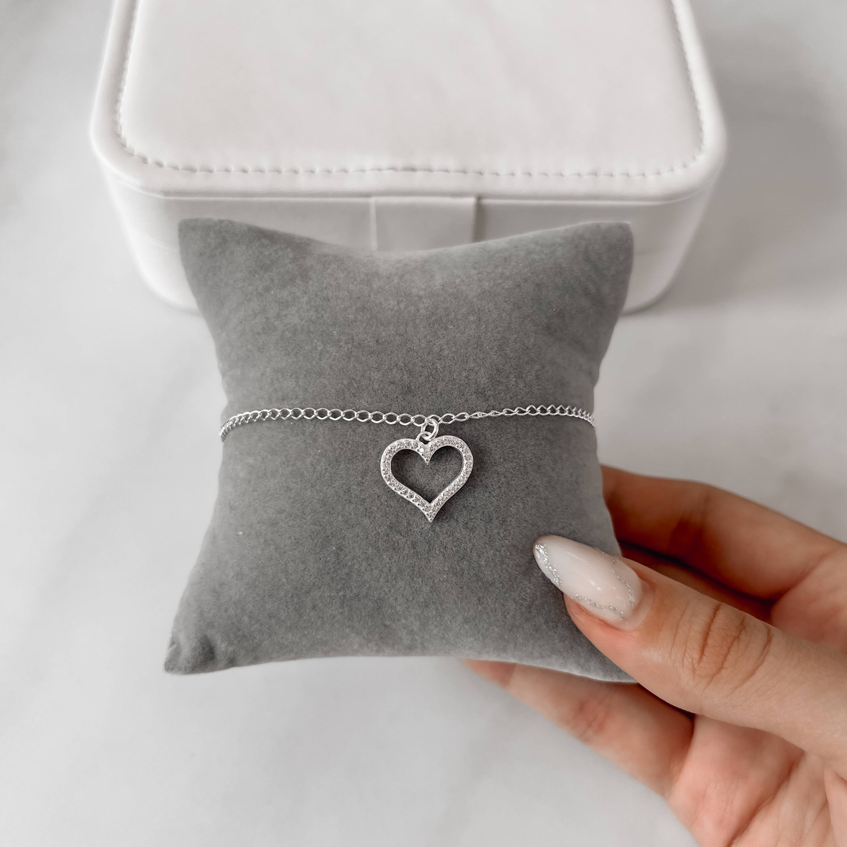 Imagem Secundária Pulseira pingente coração vazado cravejado 16mm 17+3cm