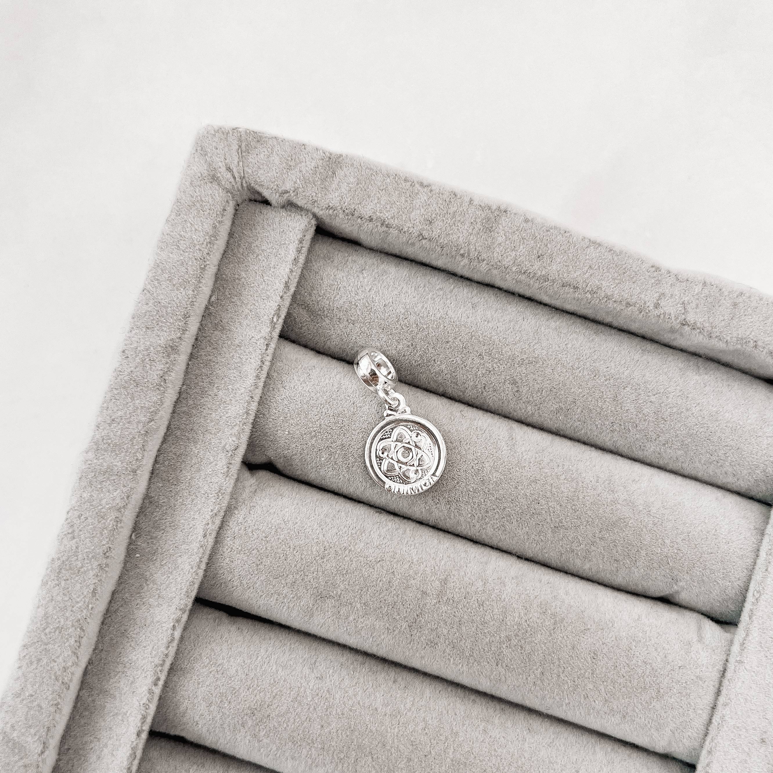 Imagem Secundária Berloque pingente medalha Química 14mm