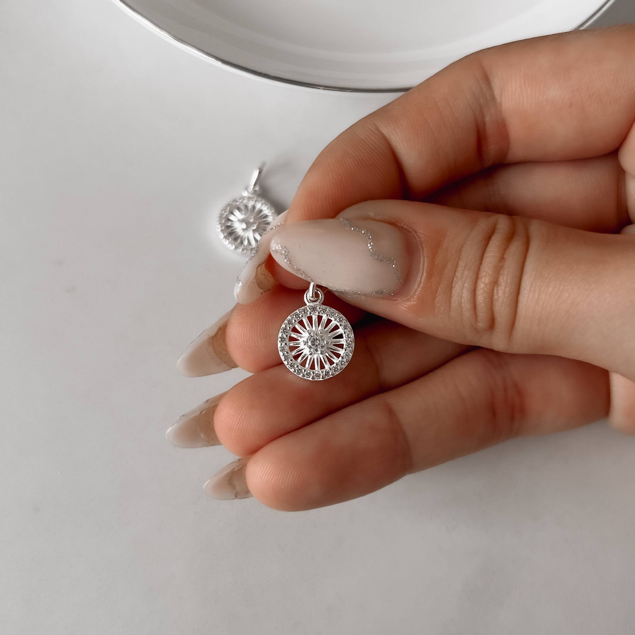 Imagem Secundária Pingente círculo cravejado vazado 11mm