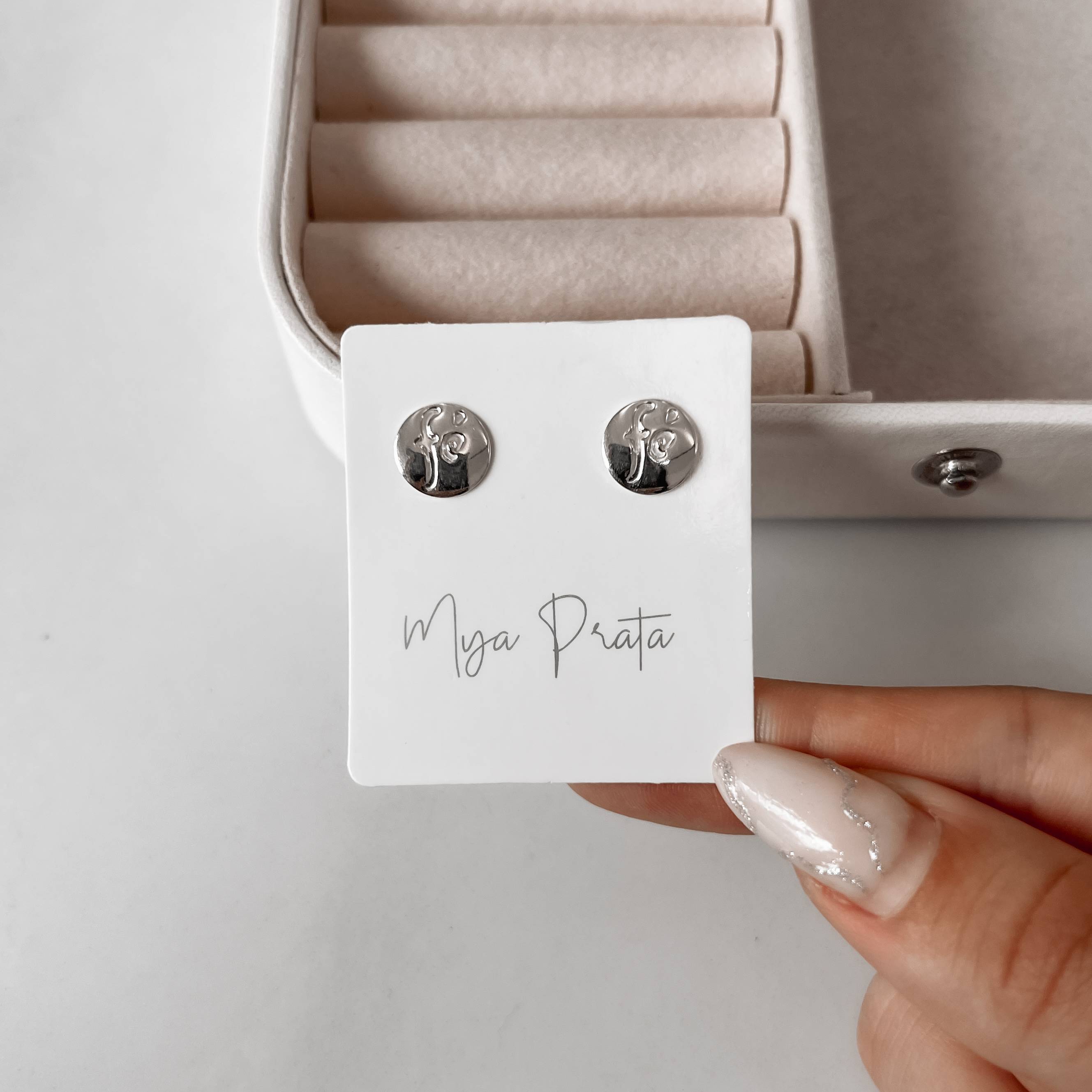 Imagem Secundária Brinco medalha fé 10mm