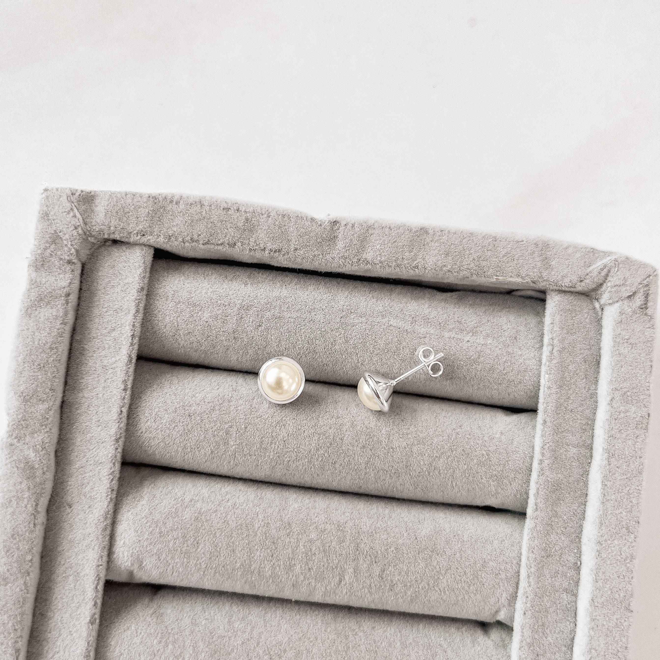 Brinco meia pérola 8mm