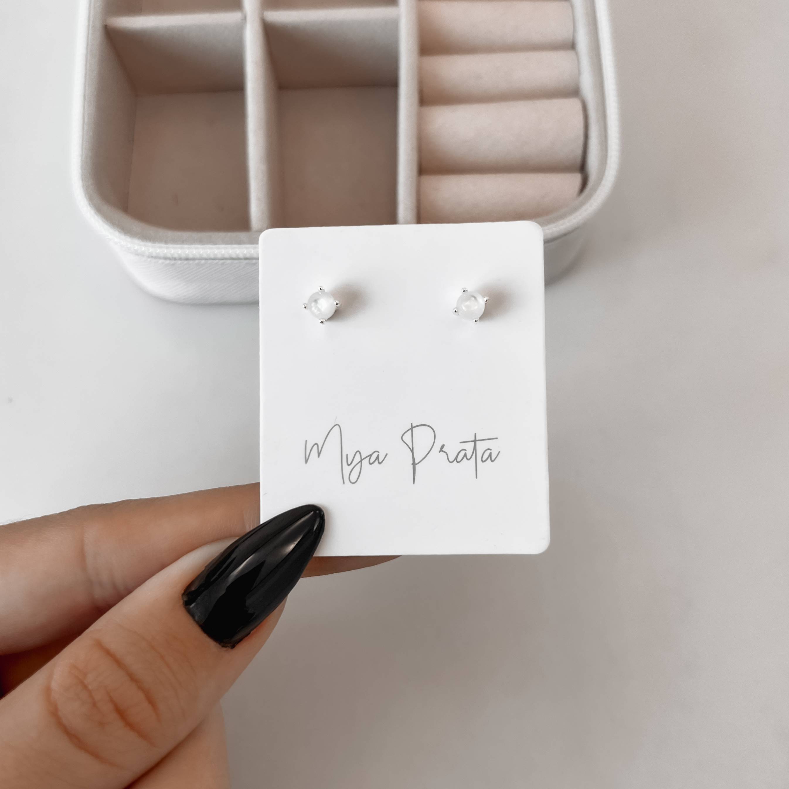 Imagem Secundária Brinco pérola 4mm caixa alta