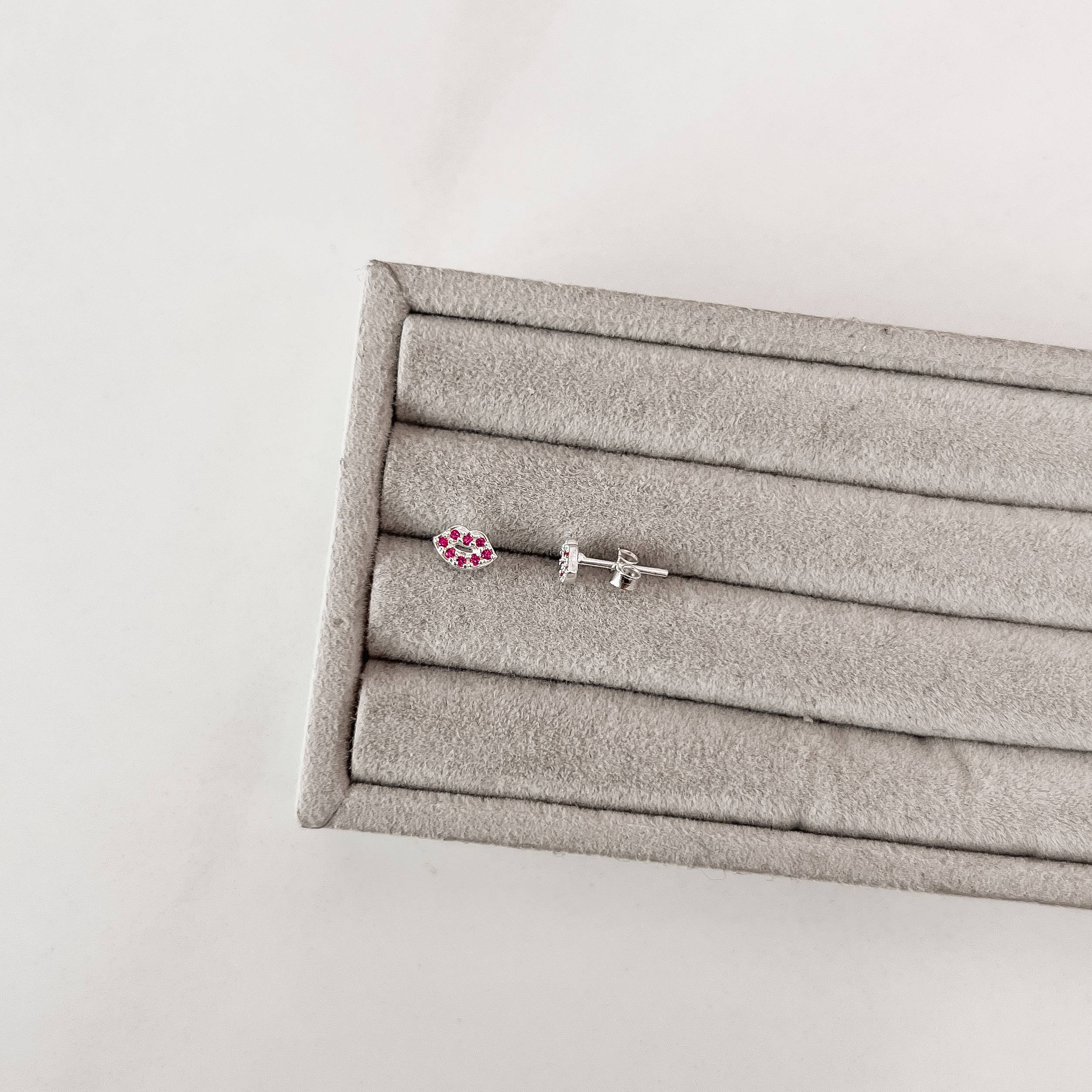 Imagem Secundária Brinco boca cravejada rosa 7mm