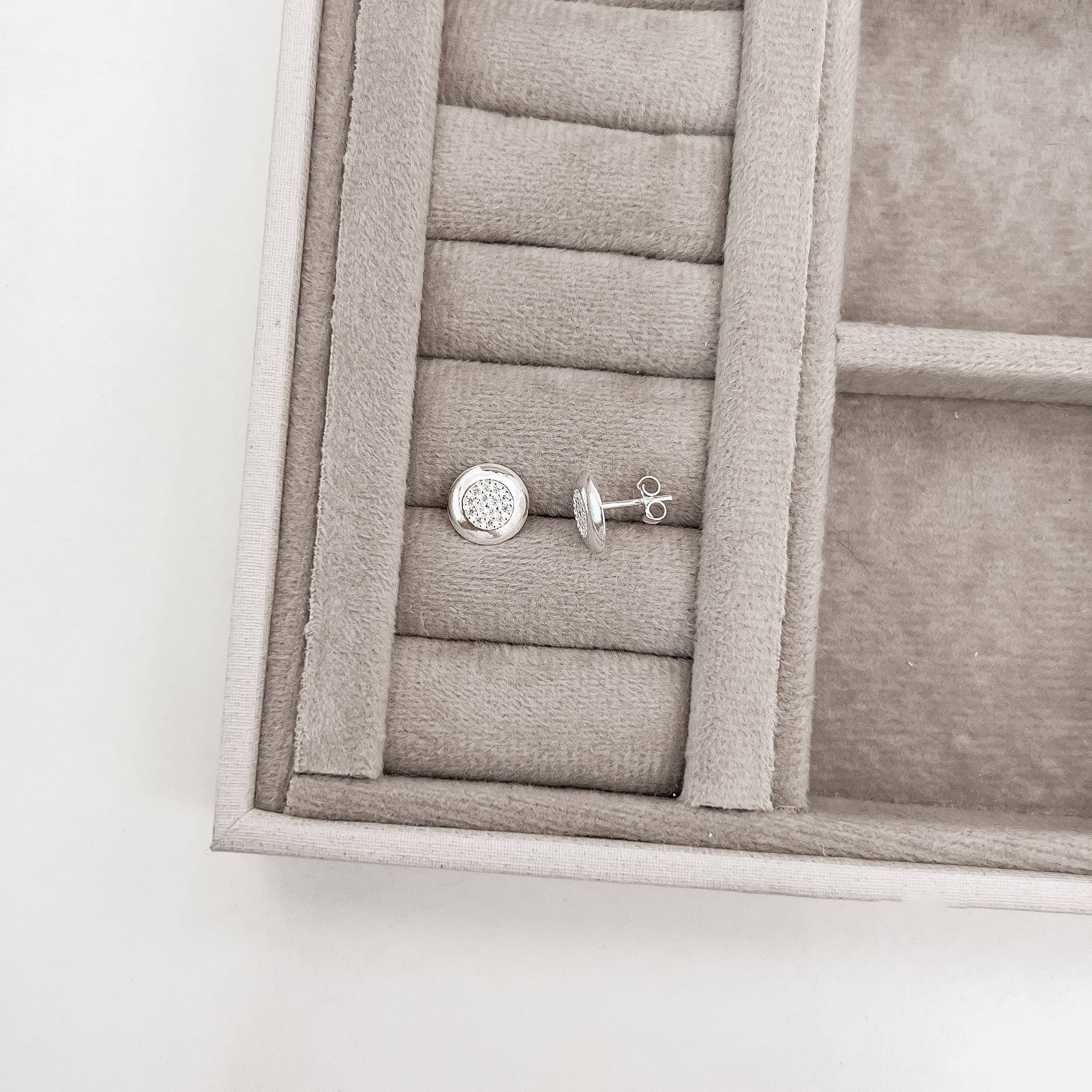 Imagem Secundária Brinco circulo com meio cravejado 9mm