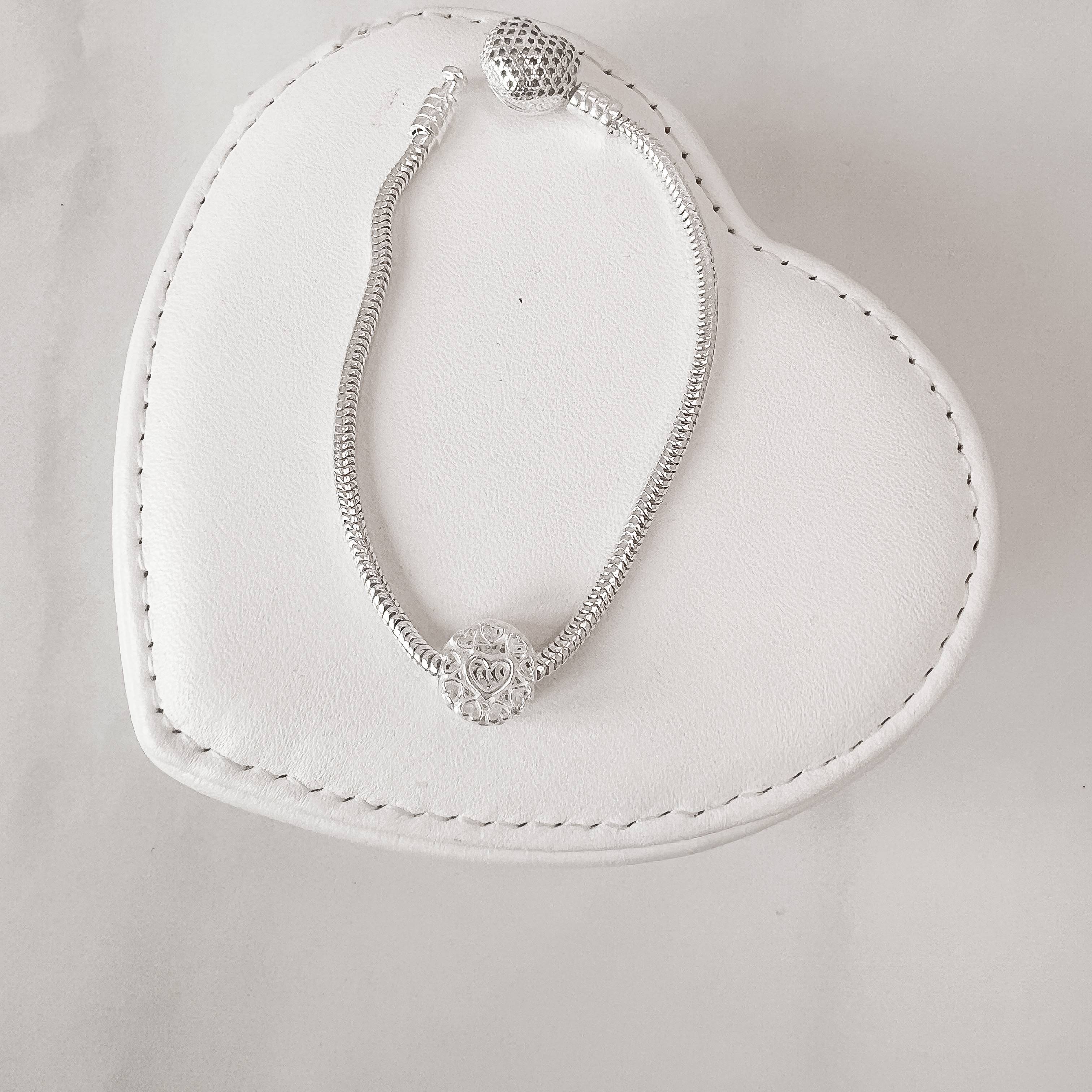 Berloque separador corações vazados 10mm