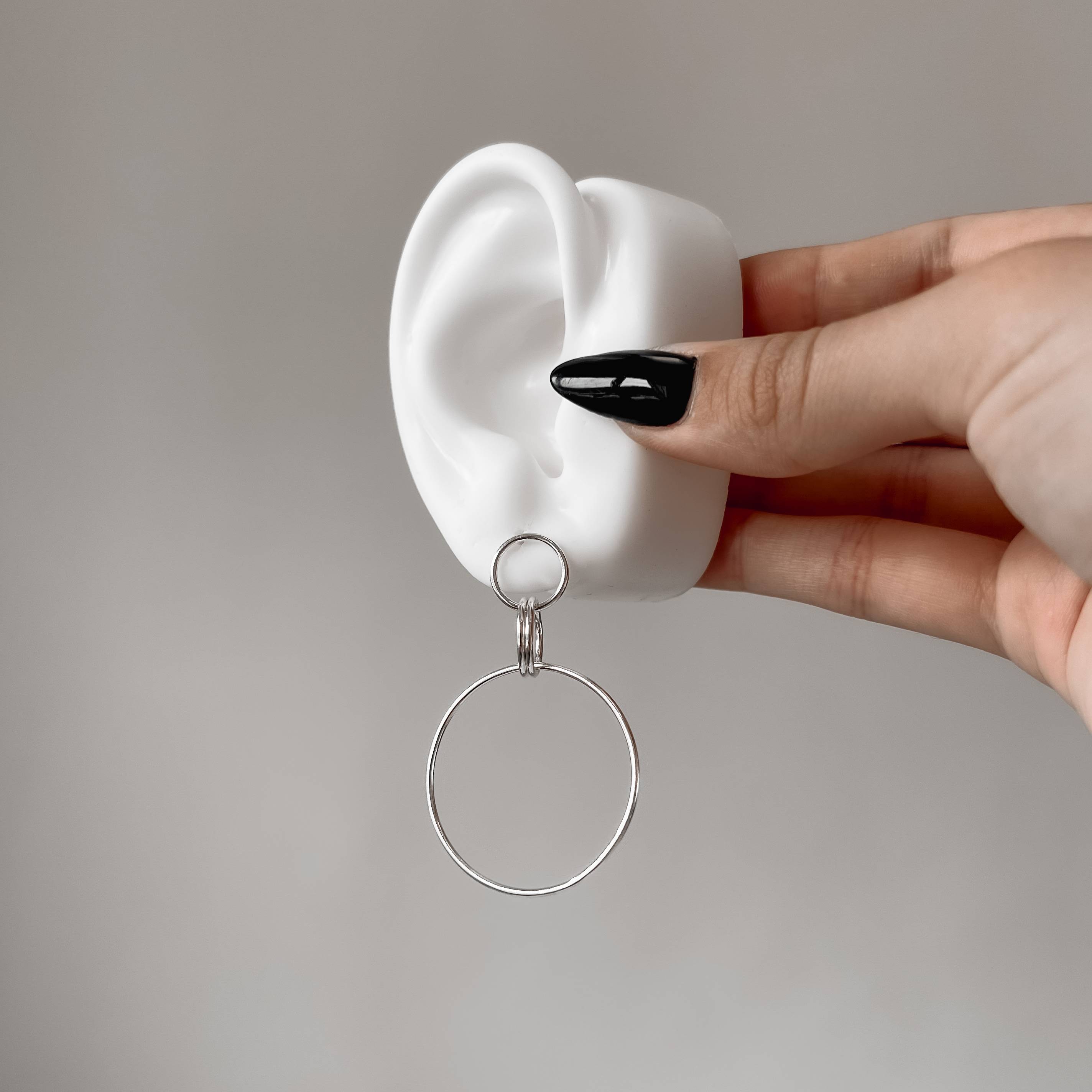 Imagem Secundária Brinco circulo com circulos pendurados