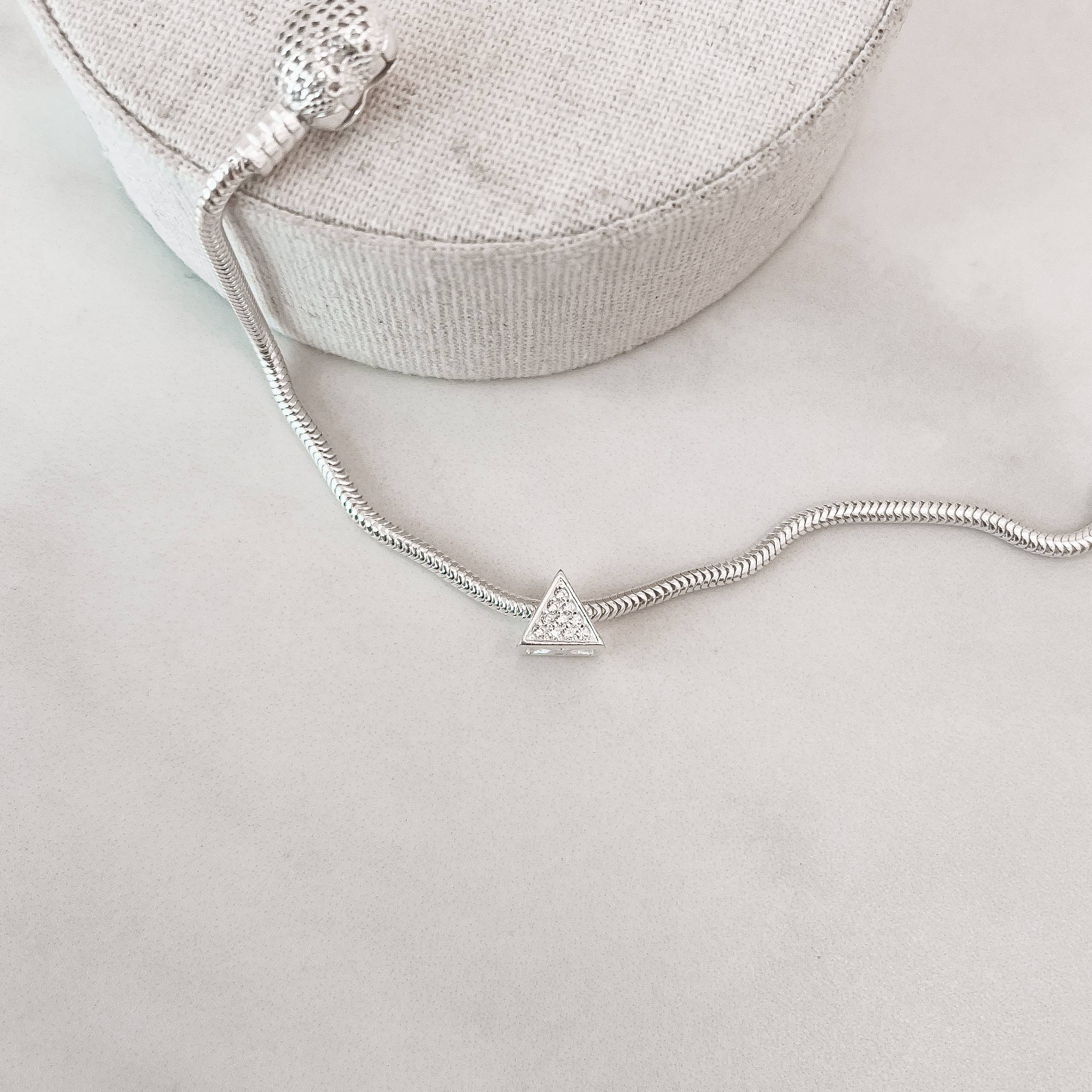 Imagem Secundária Berloque separador triângulo cravejado 8mm