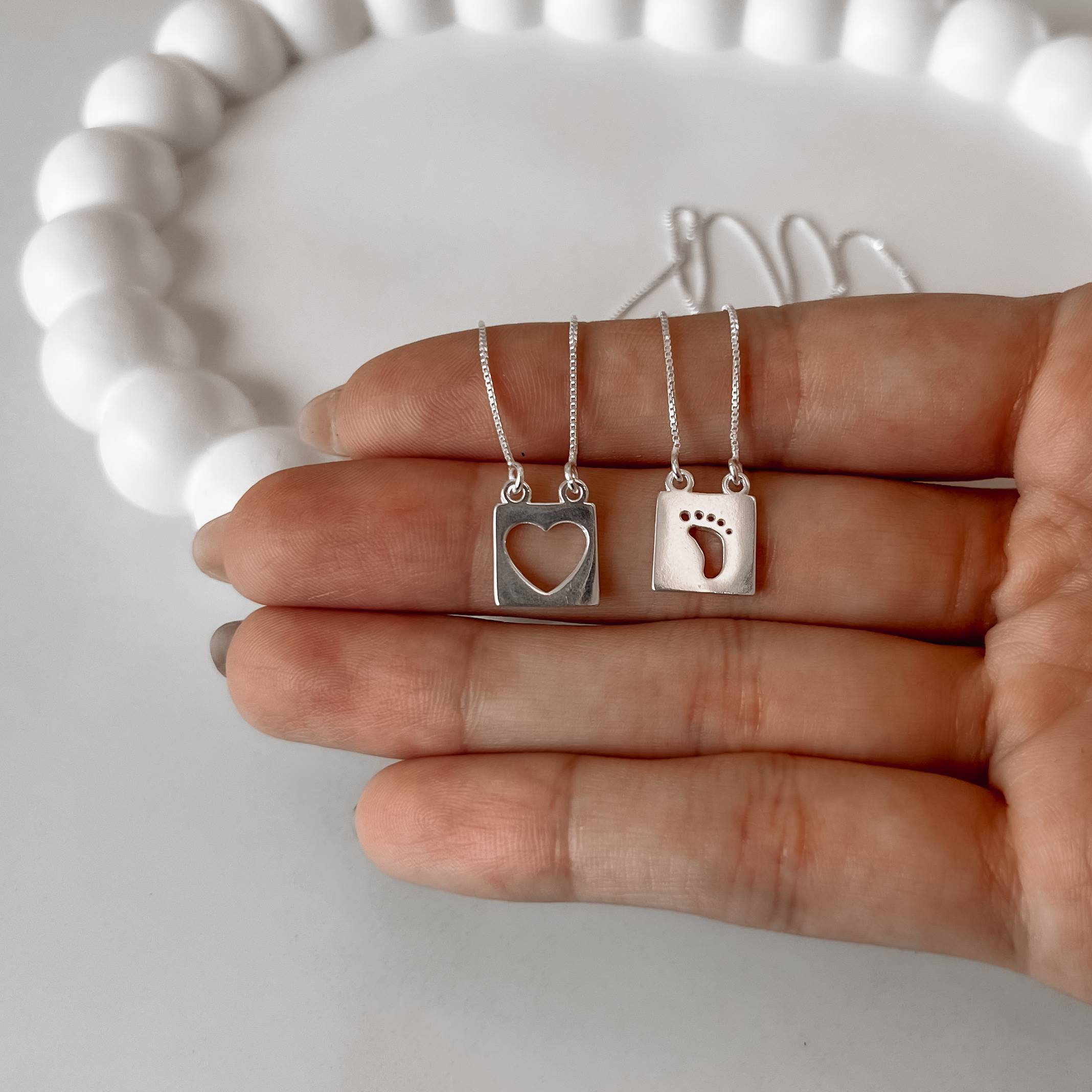 Imagem Secundária Escapulário placas pé e coração vazado v12 60cm