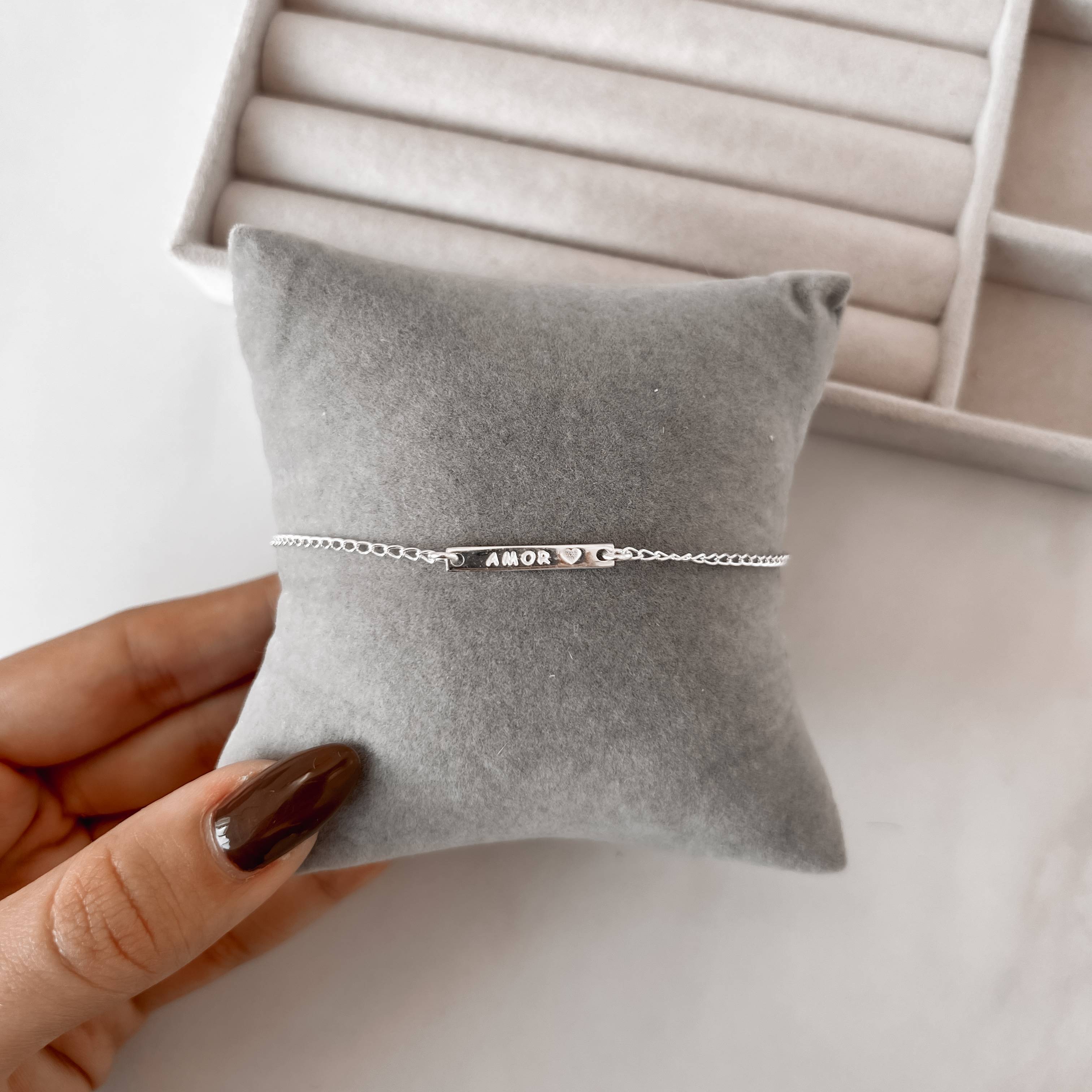 Imagem Secundária Pulseira entremeio placa amor 20mm