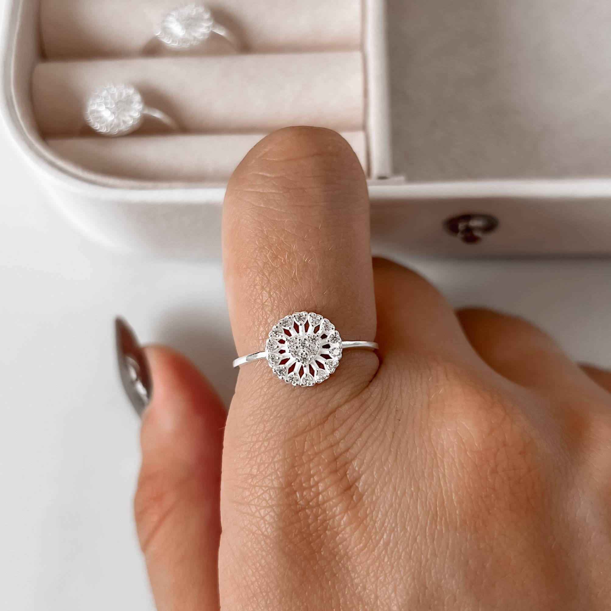 Anel medalha coração cravejado