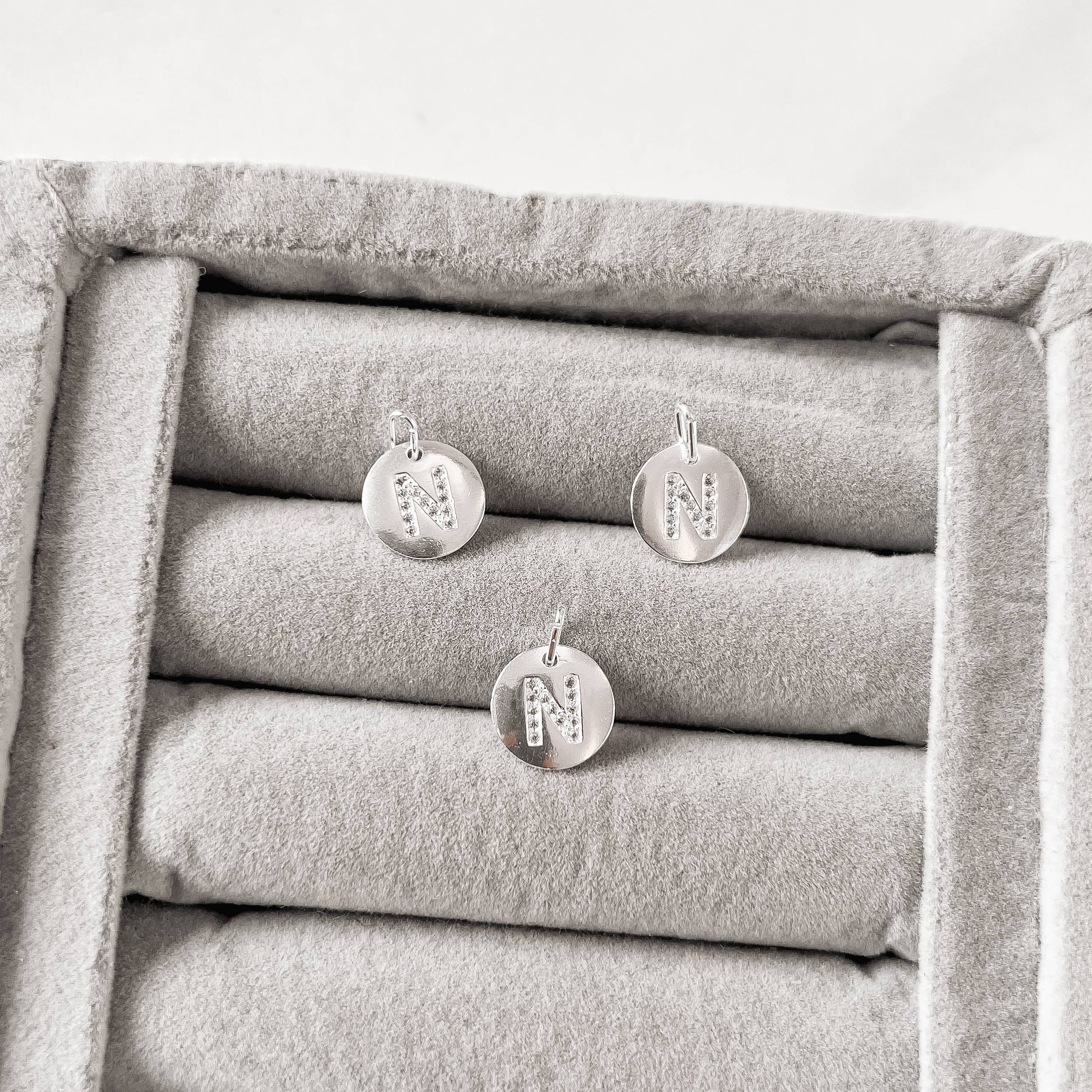 Imagem Secundária Pingente medalha letra N cravejada 15mm