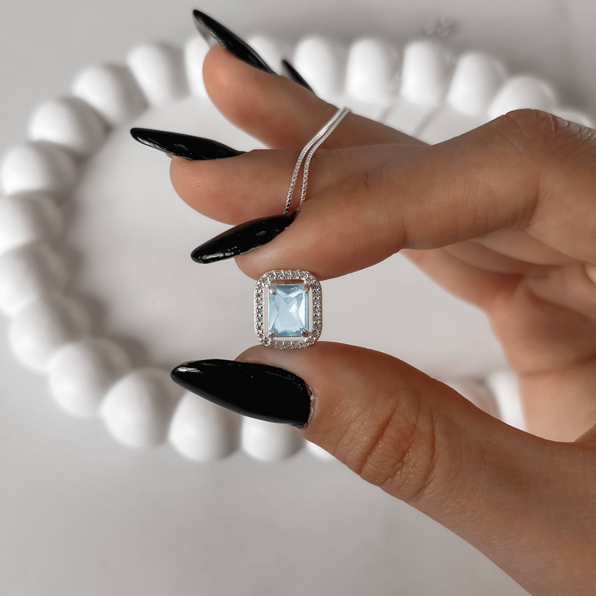 Imagem Secundária Colar zircônia retangular azul claro com cravejado 13mm 45cm