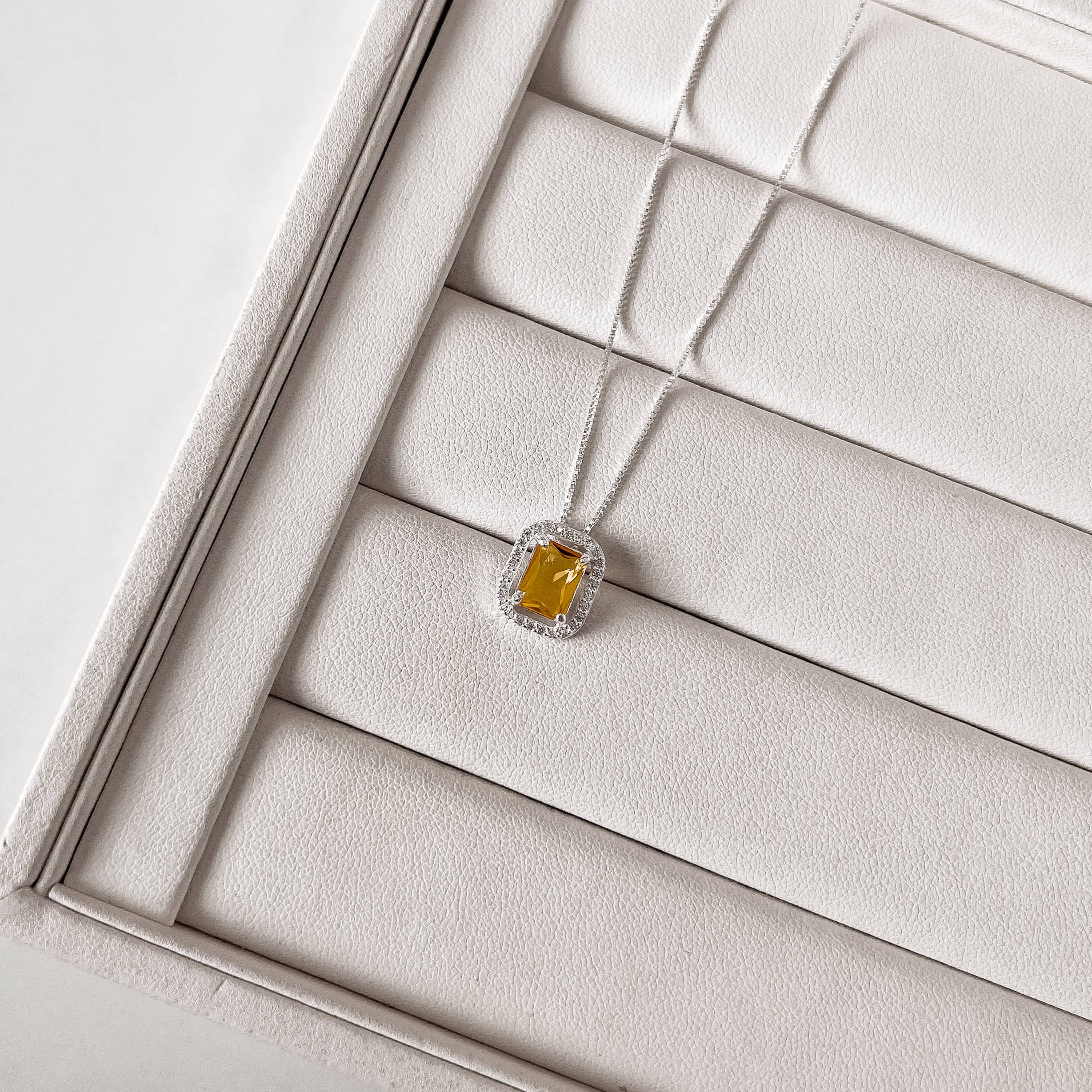 Imagem Secundária Colar zircônia retangular amarela com cravejado 13mm 45cm