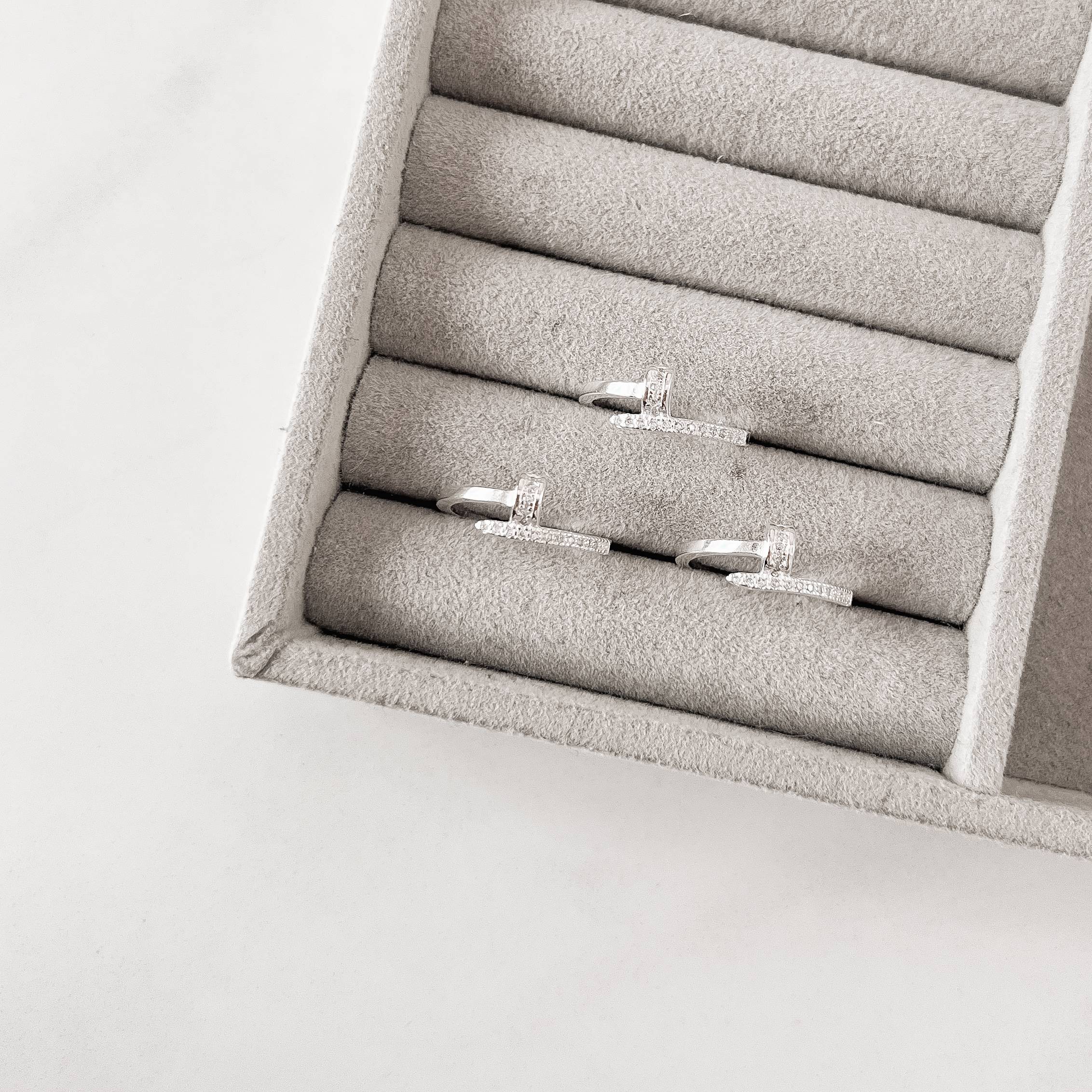 Imagem Secundária Anel prego com cravejado