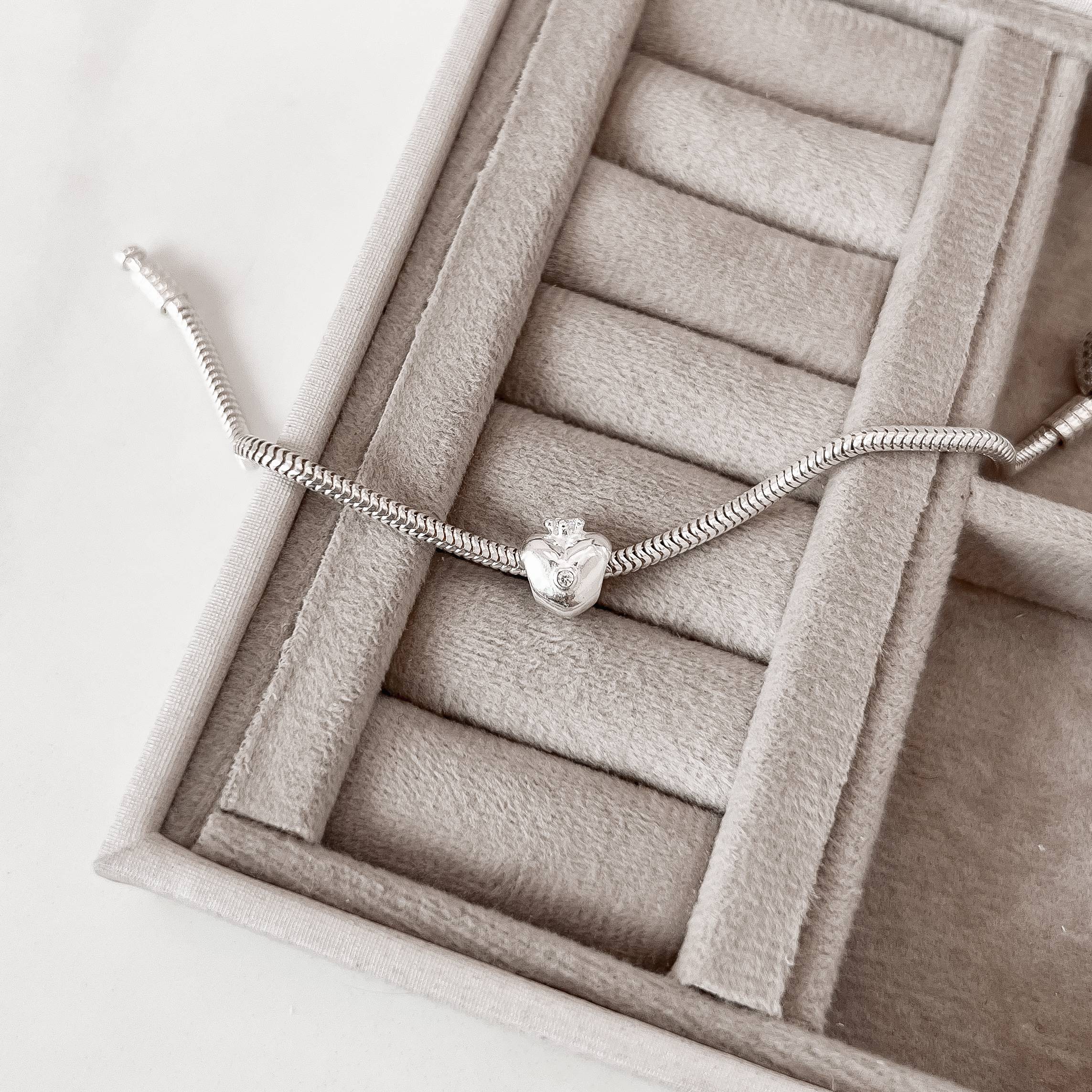 Imagem Berloque separador coração com coroa e zircônias 9mm