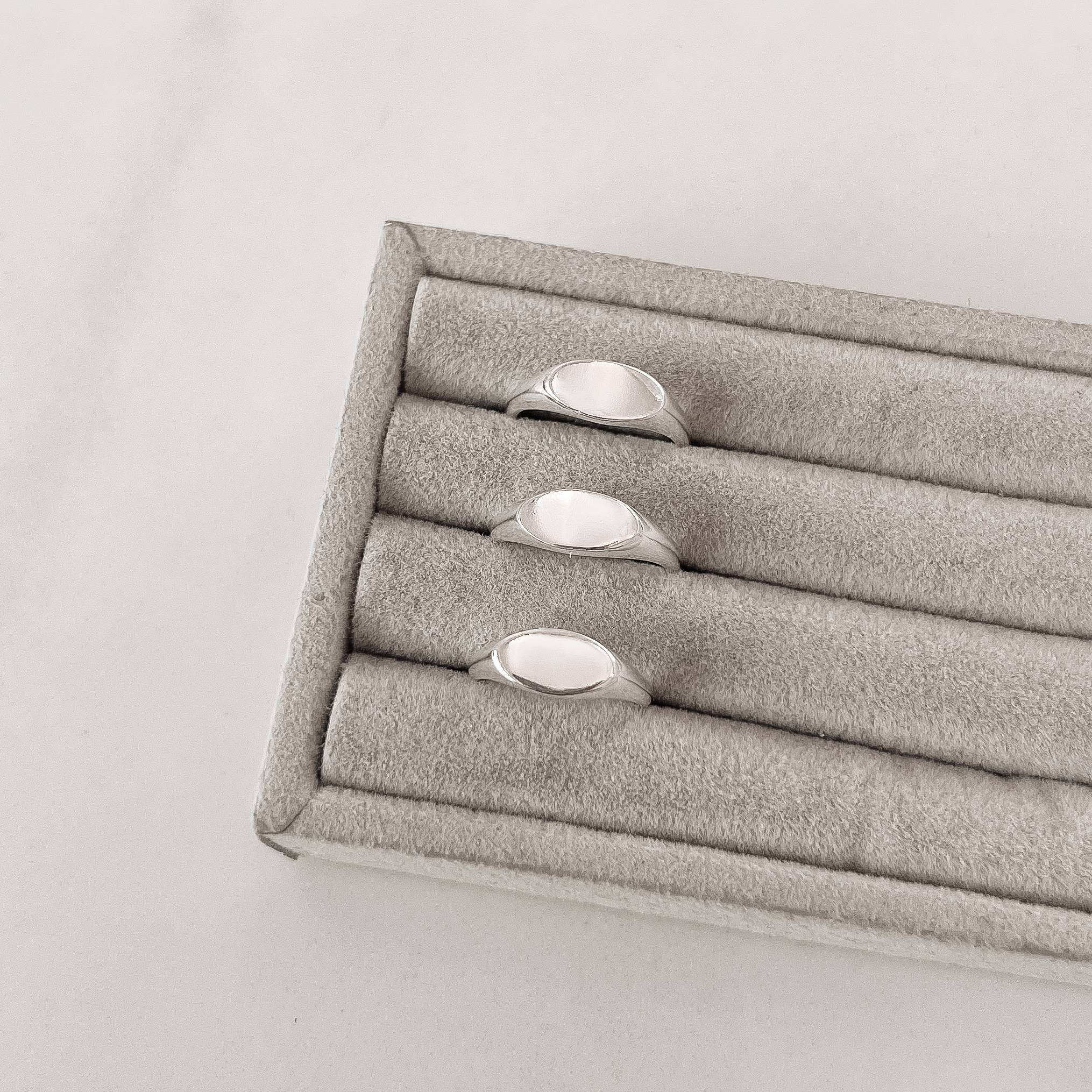 Anel detalhe oval dedinho