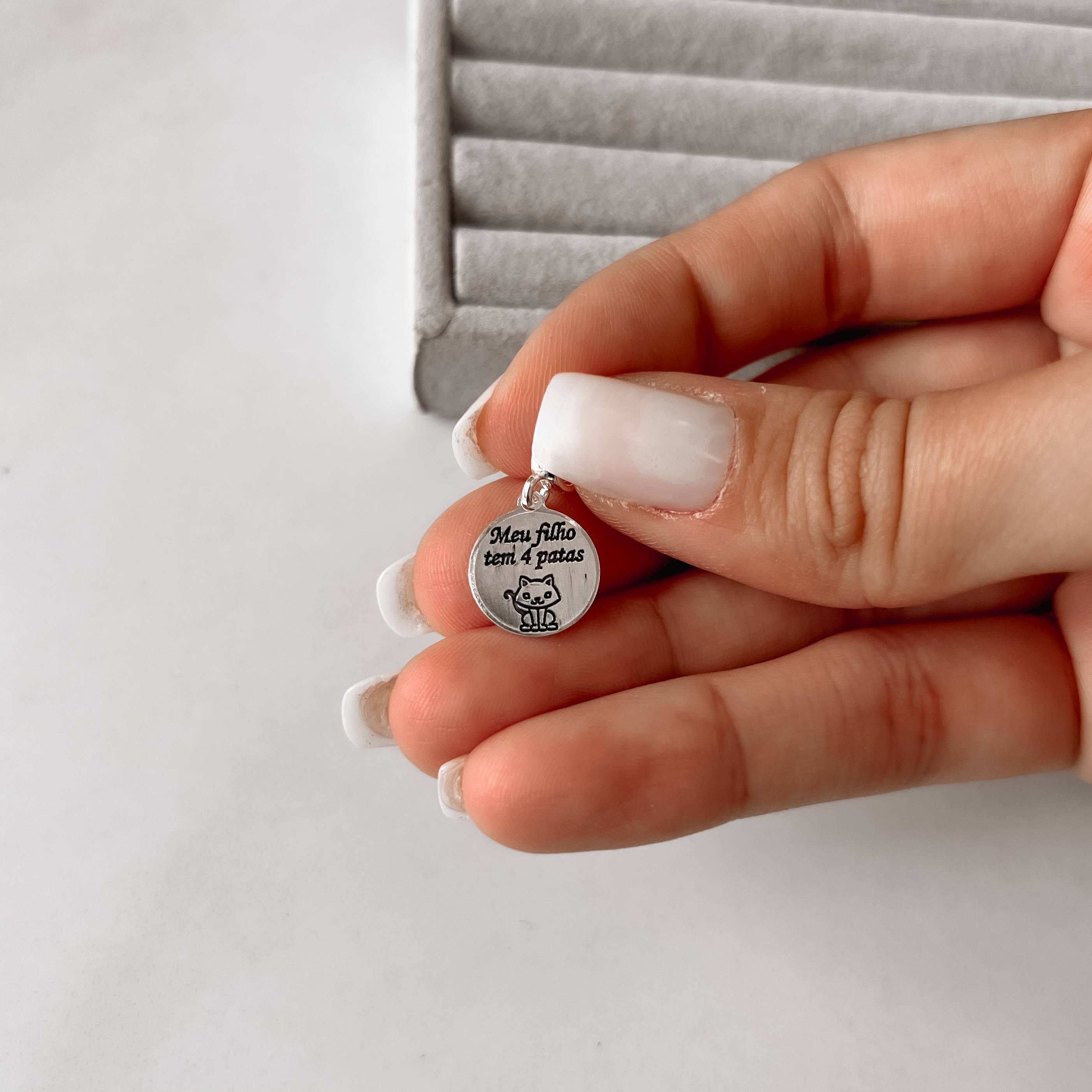 Imagem Secundária Berloque pingente medalha Meu filho tem 4 patas Gato resina 12mm